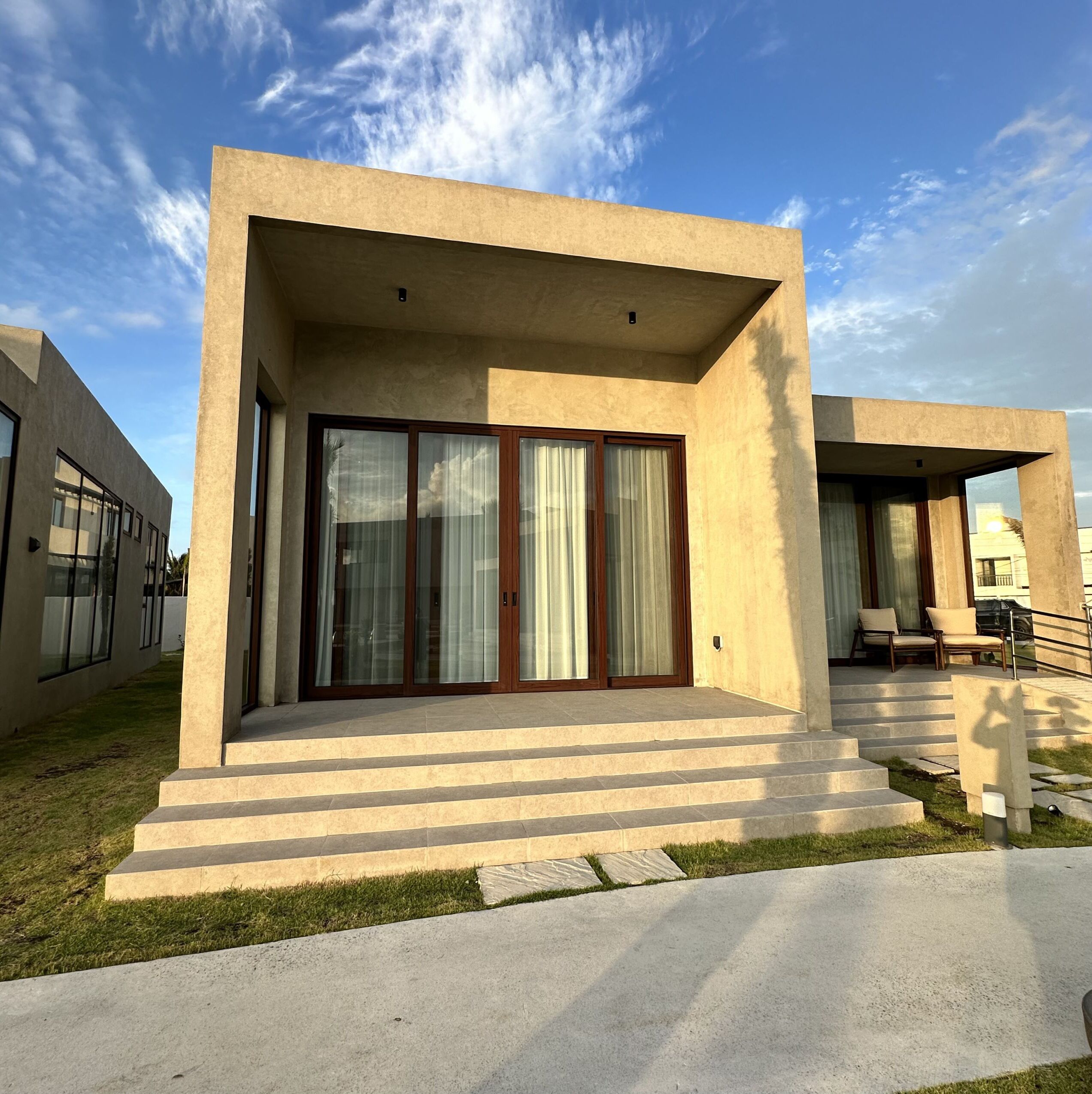 Tana Beach Villas