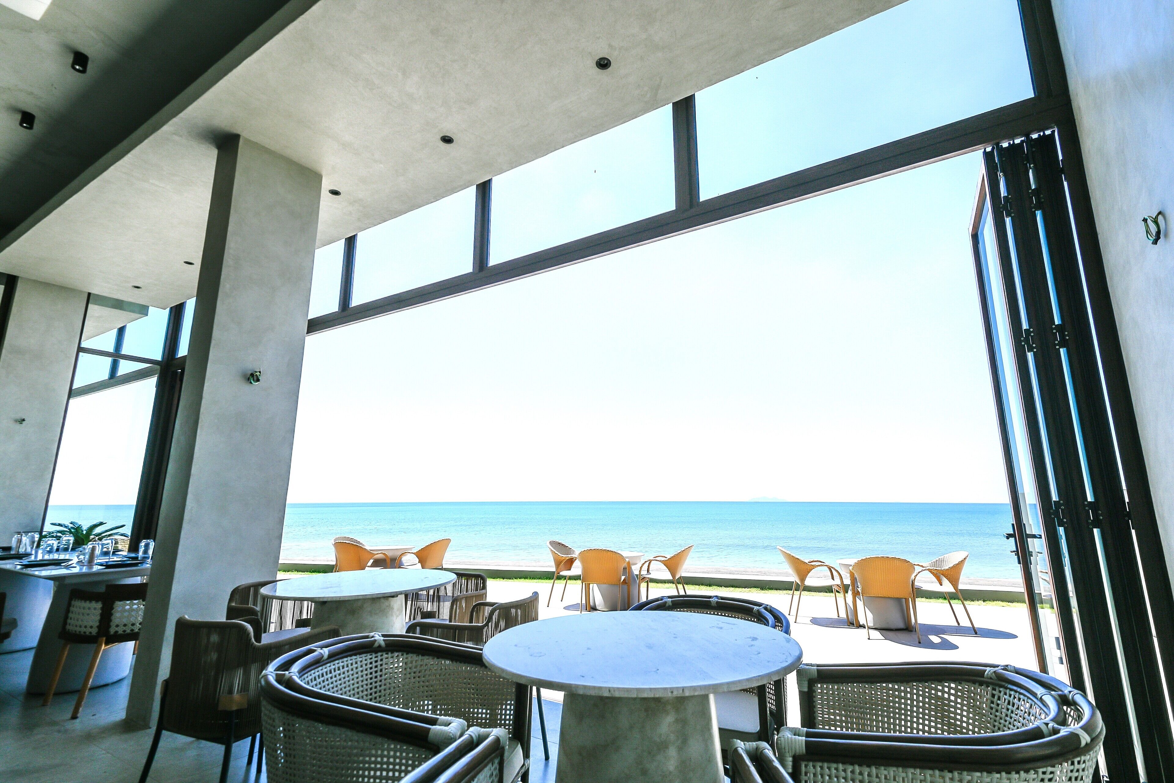 Tana Beach Villas