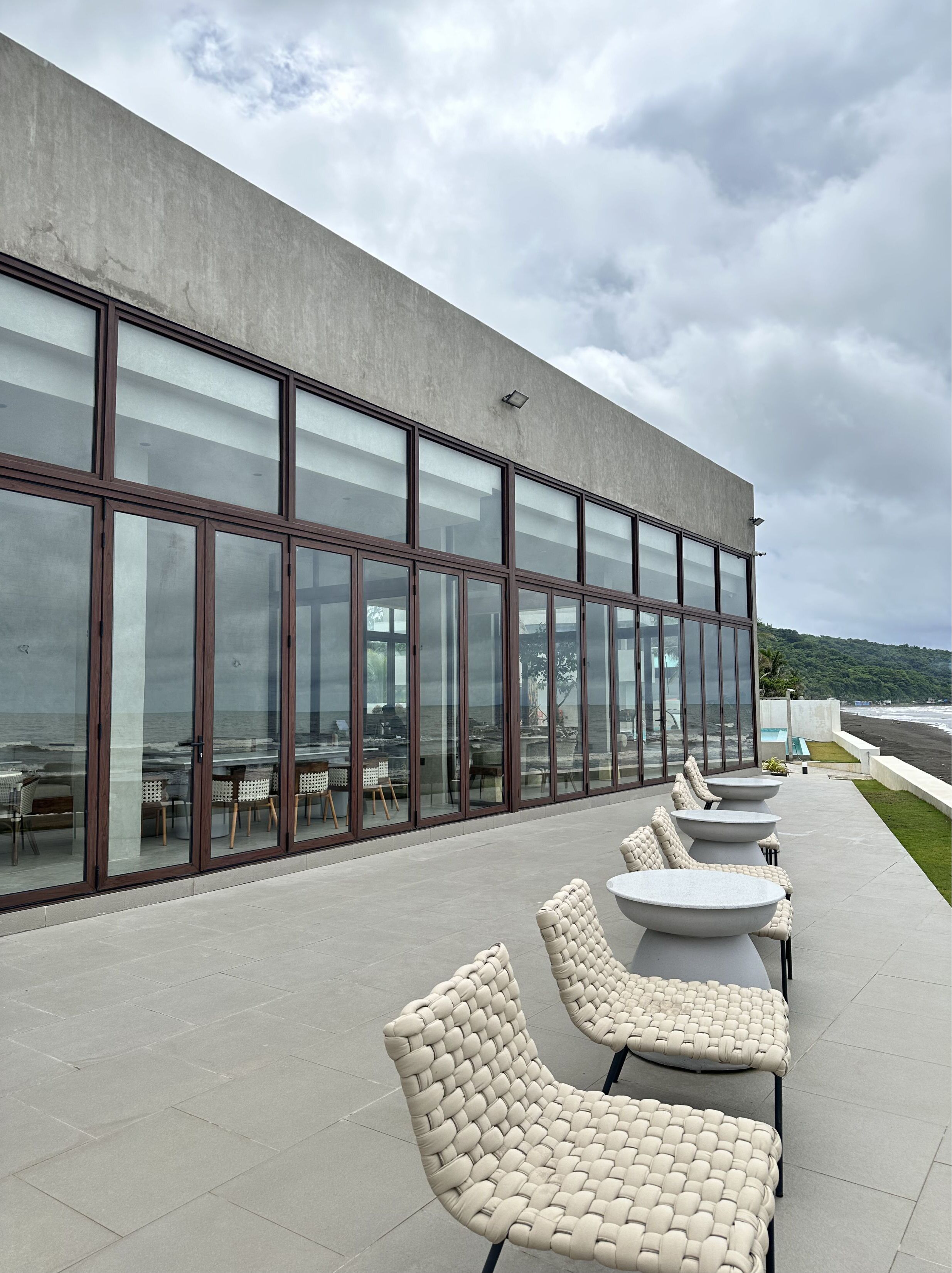 Tana Beach Villas