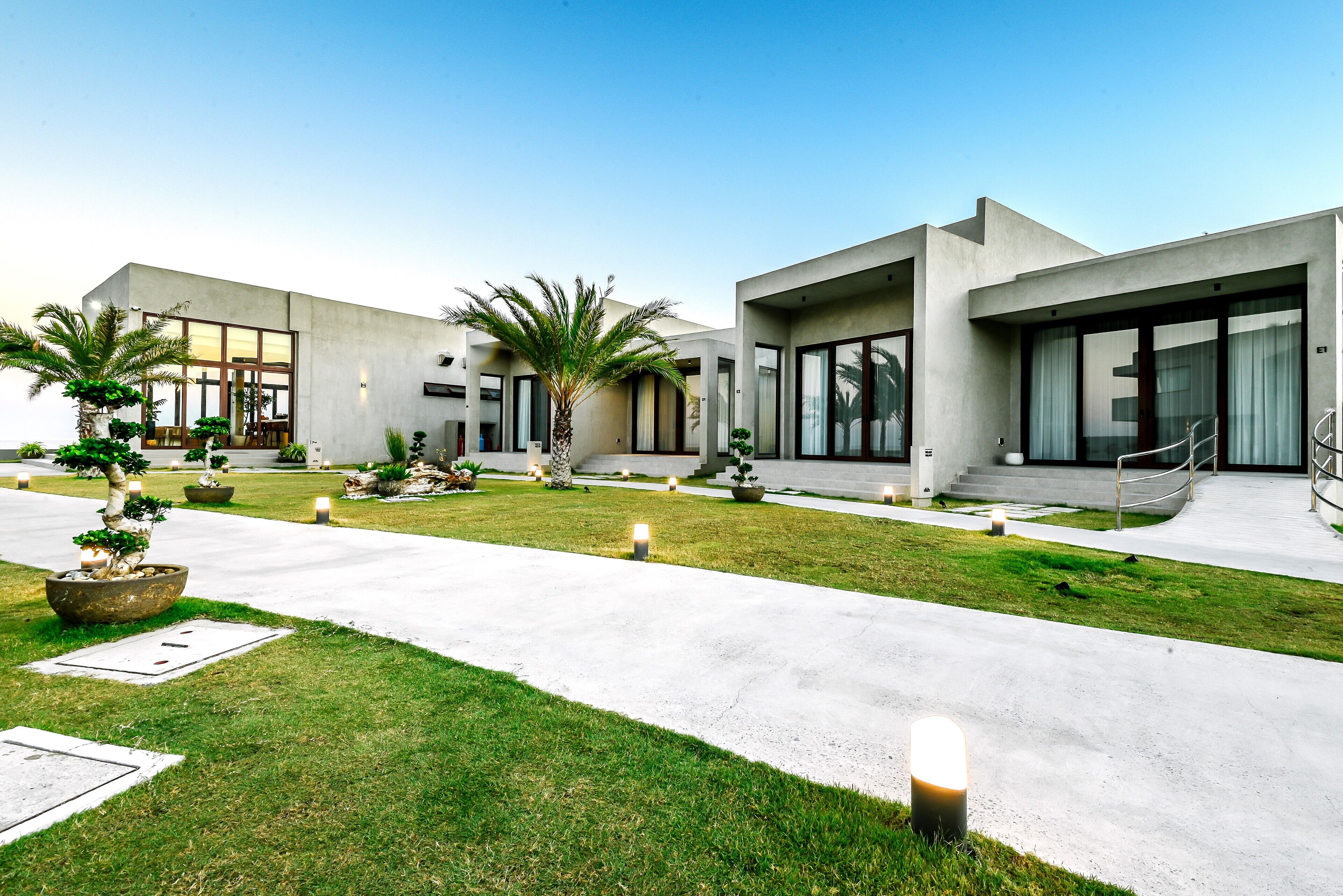 Tana Beach Villas