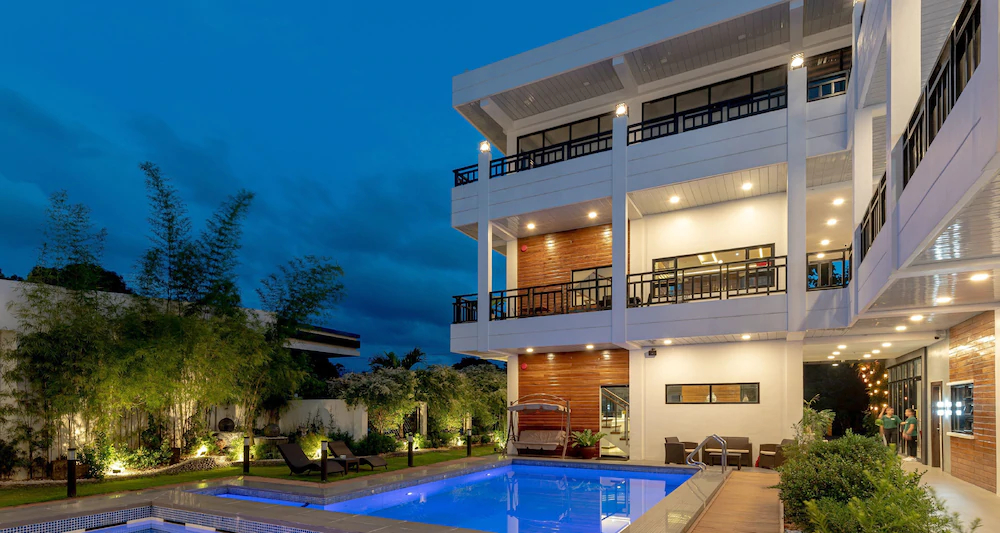 Elkanville Hotel by ZEN Rooms