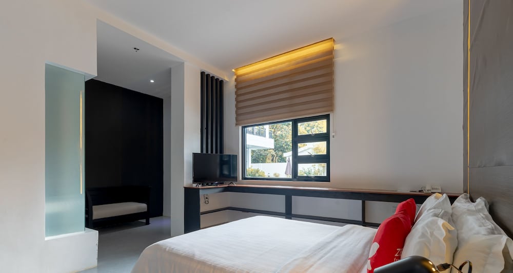 Elkanville Hotel by ZEN Rooms