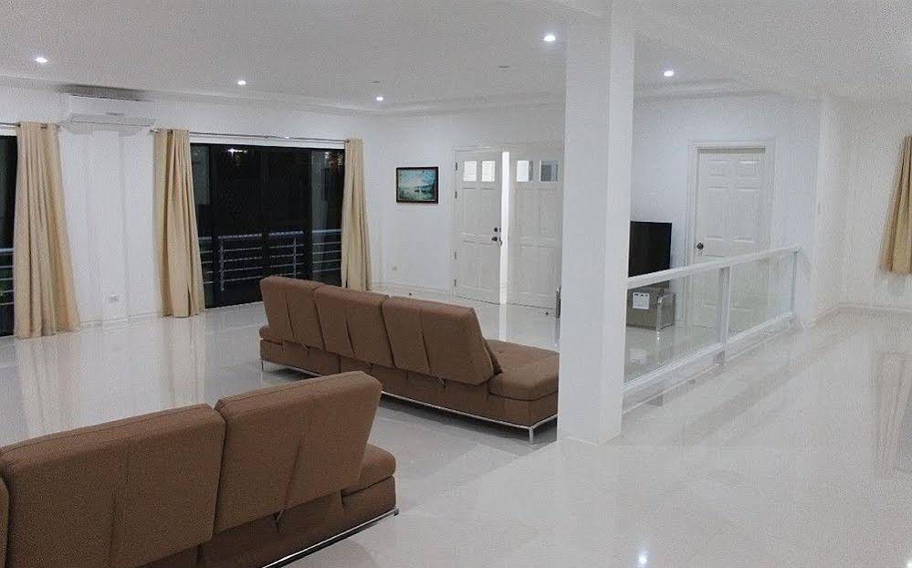 Bohol White House B&B