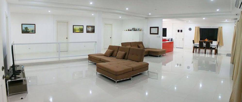 Bohol White House B&B