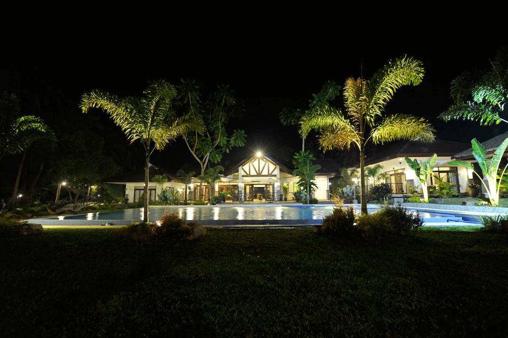 Rose Villas Resort