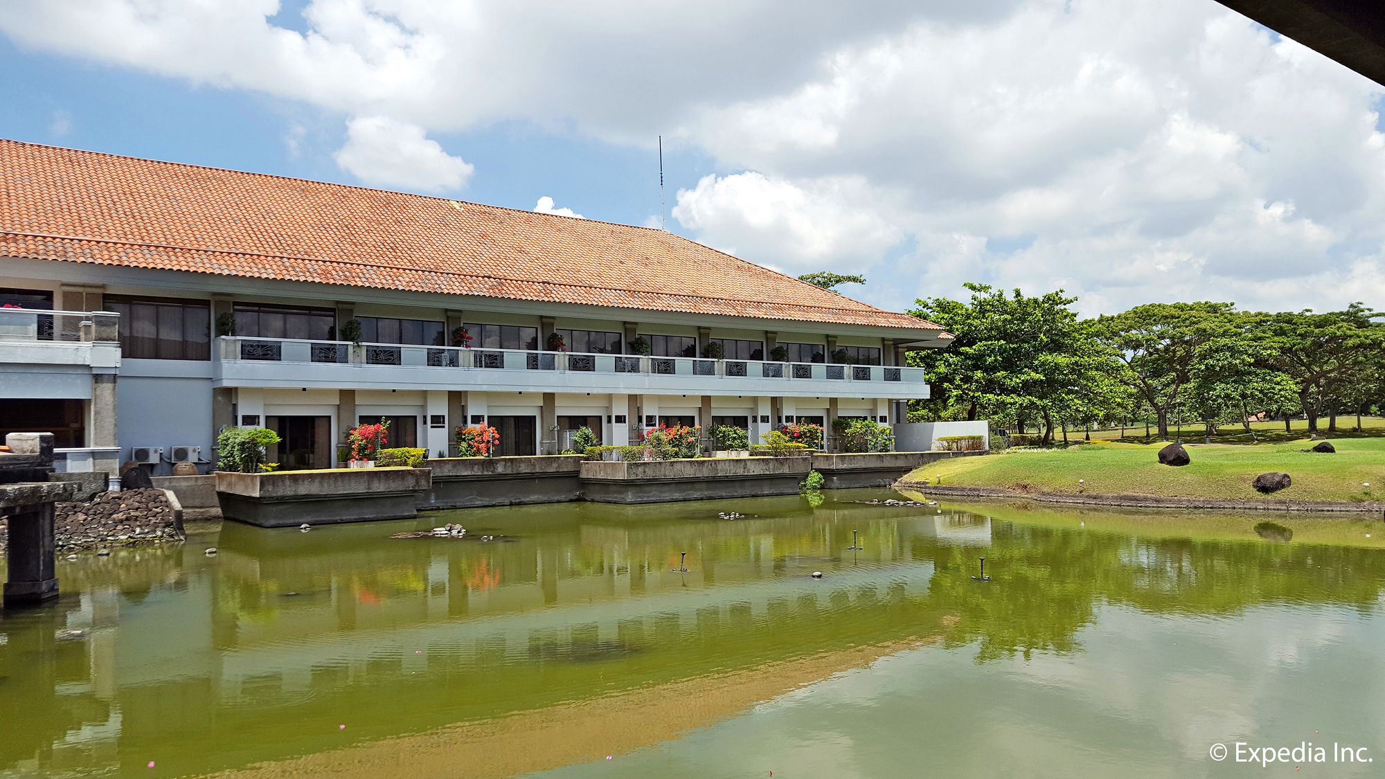 The Suites at Mount Malarayat
