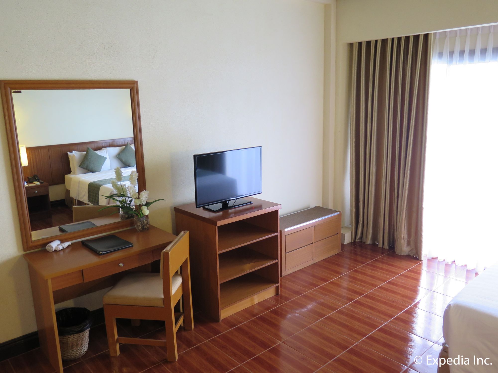 The Suites at Mount Malarayat
