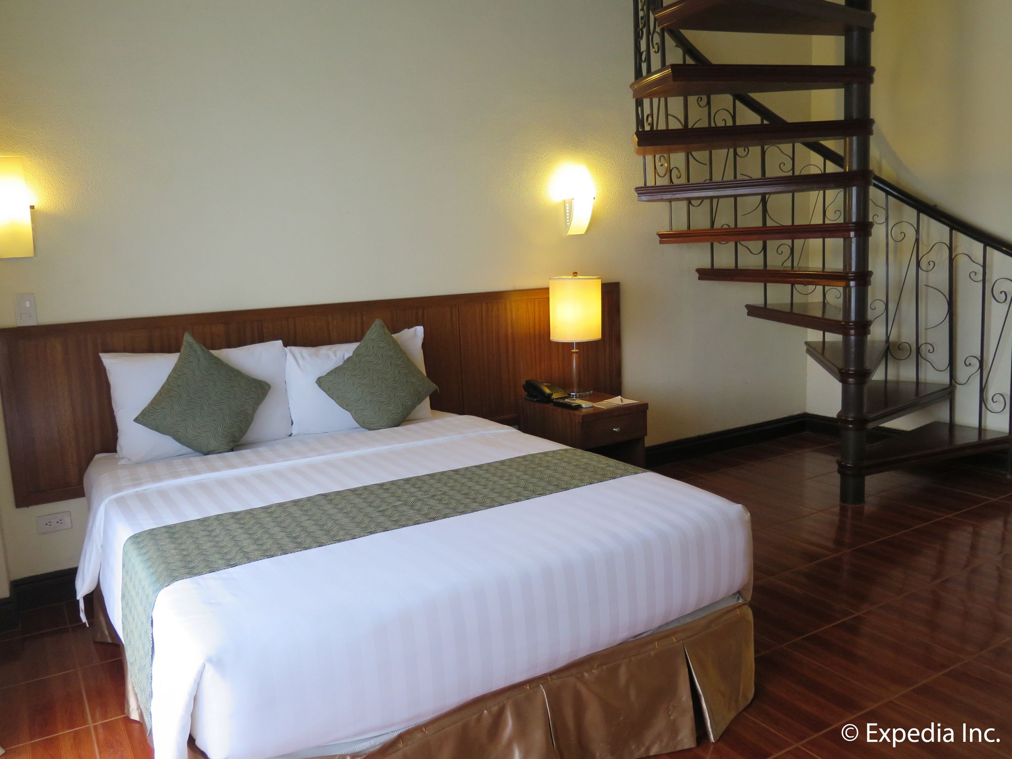The Suites at Mount Malarayat