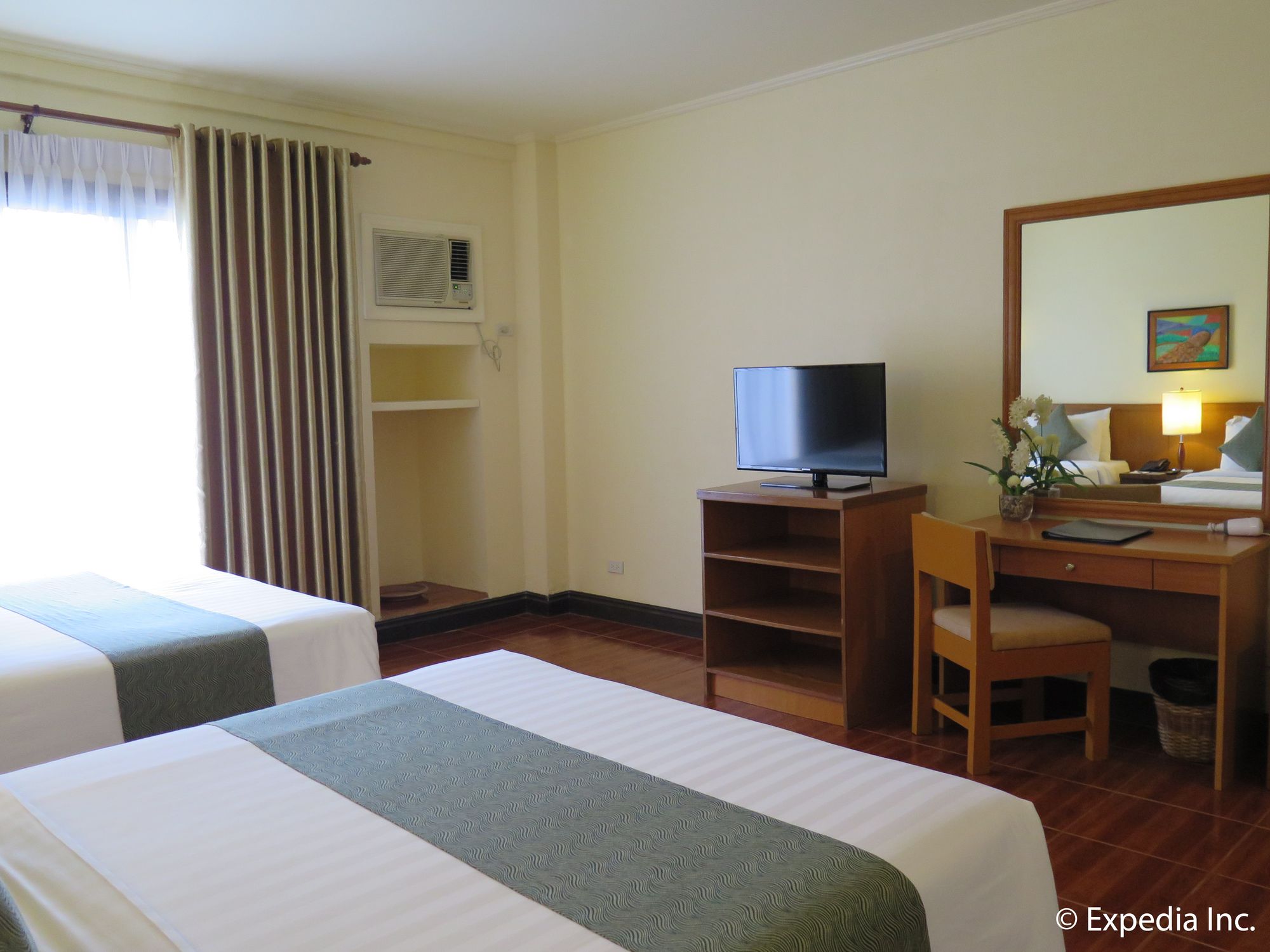 The Suites at Mount Malarayat