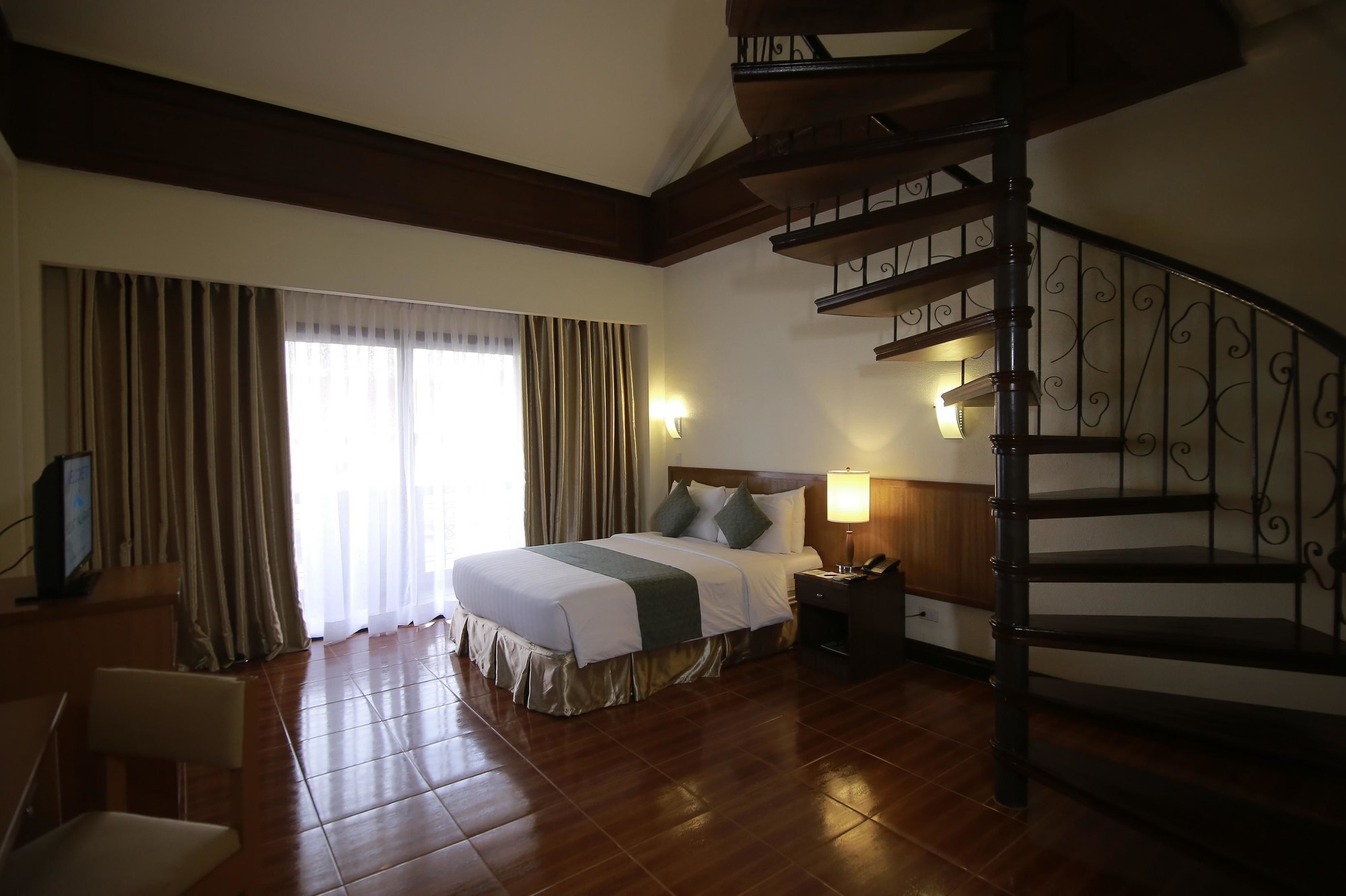 The Suites at Mount Malarayat