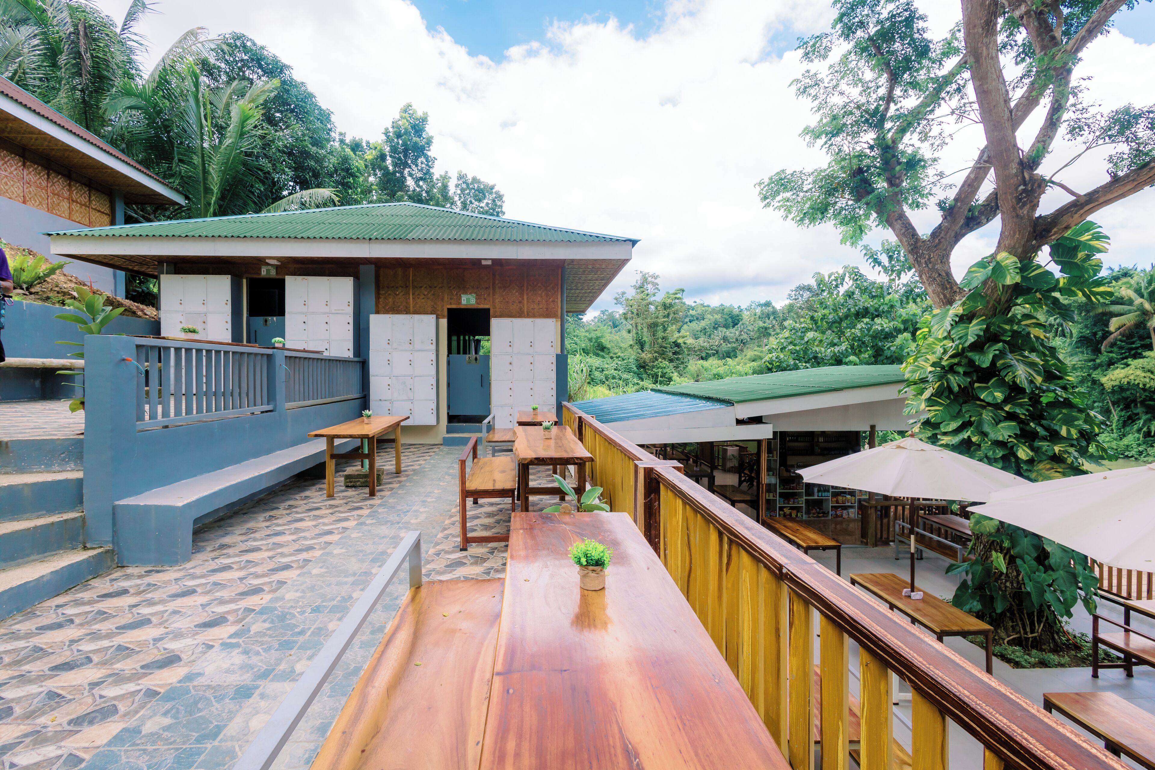 Busai Dream Falls Resort