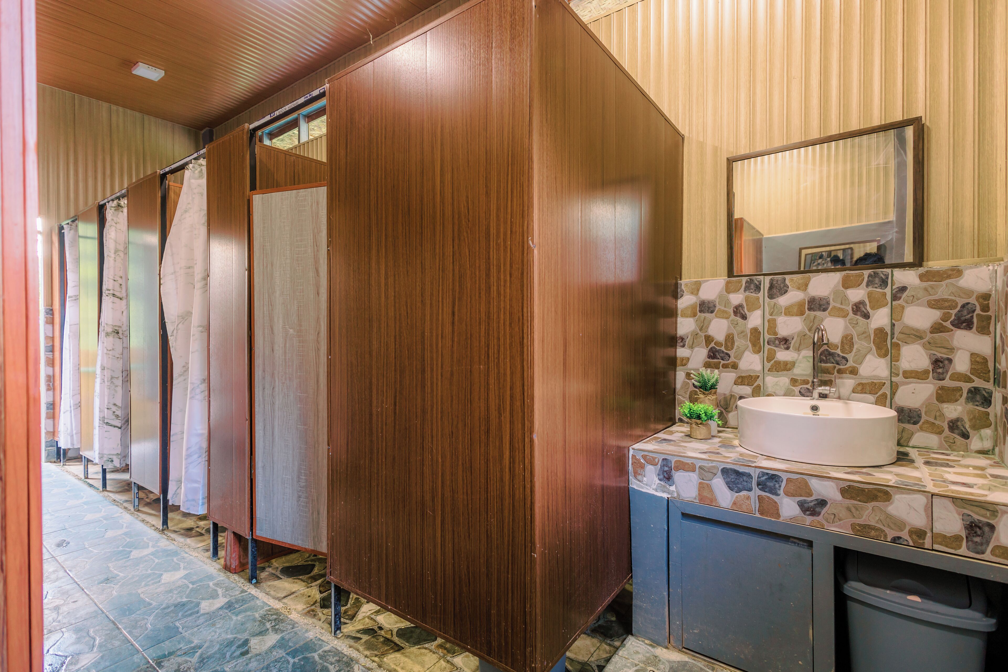 Busai Dream Falls Resort