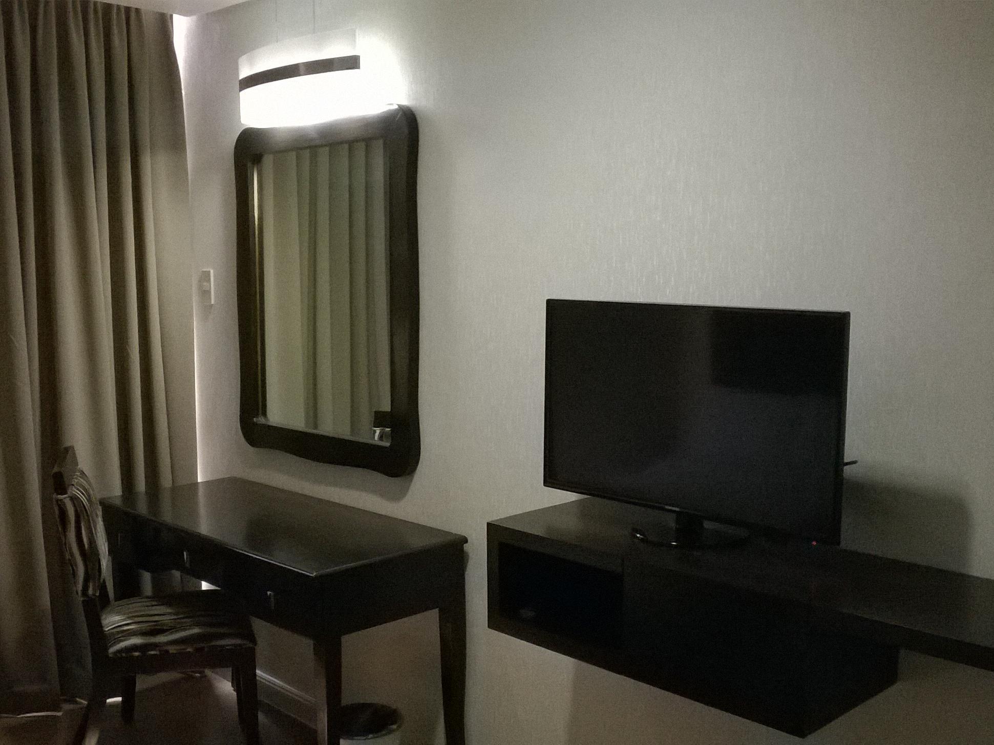Queen Margarette Hotel Downtown