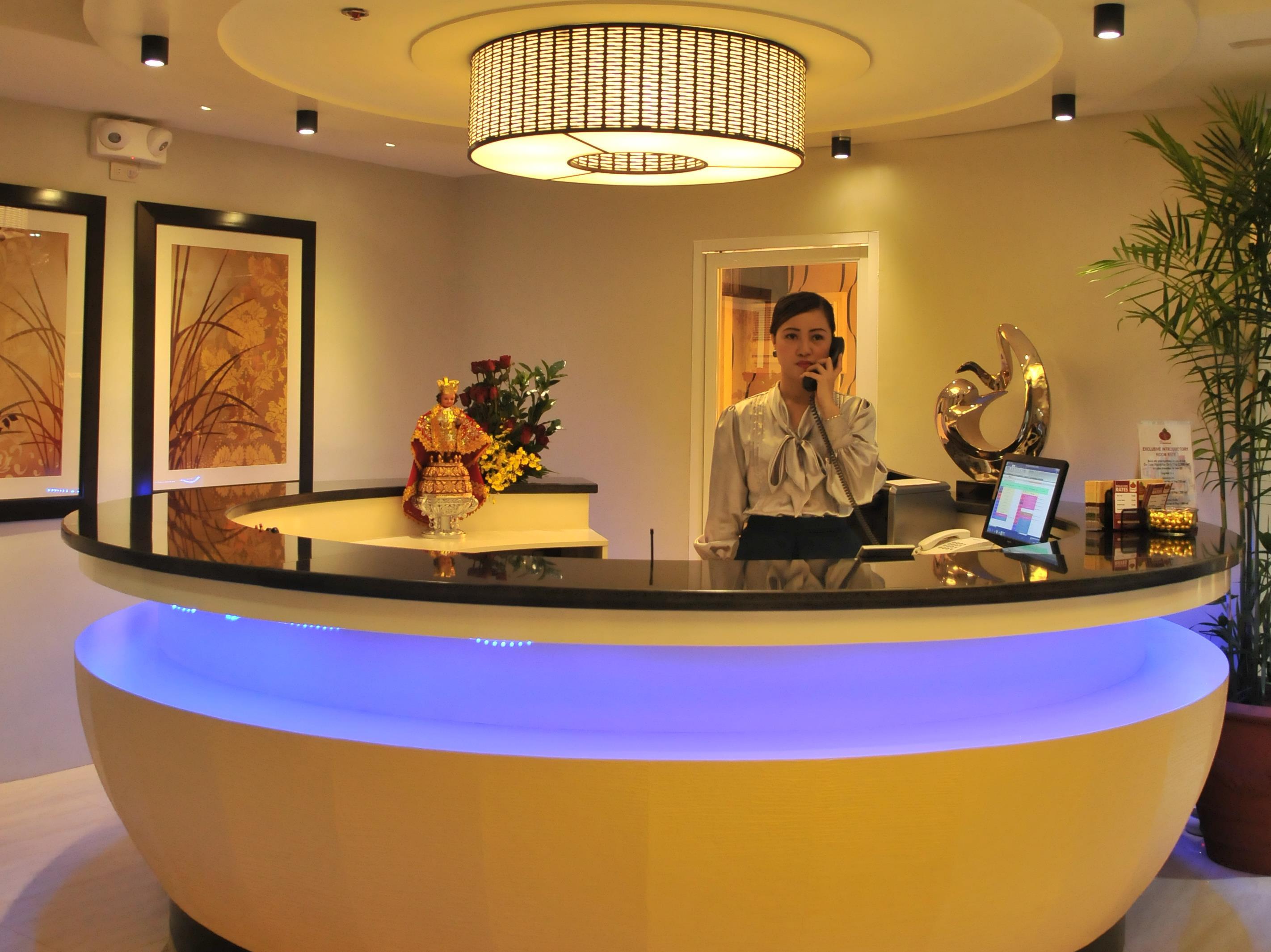 Queen Margarette Hotel Downtown