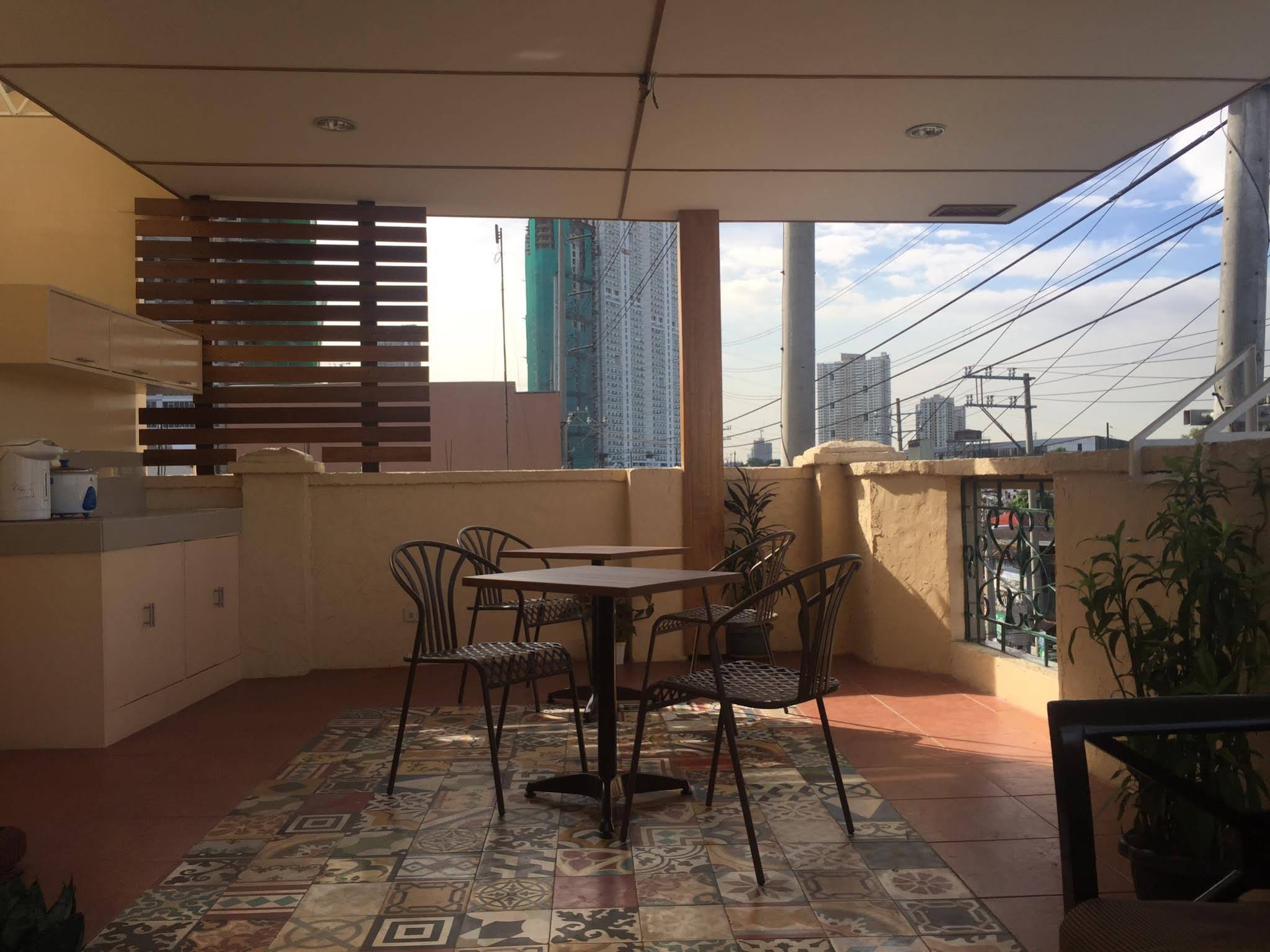 1 River Central Hostel