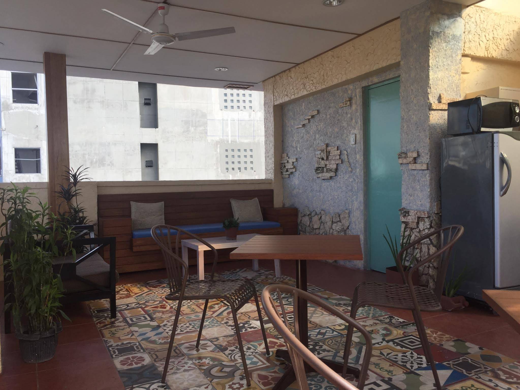 1 River Central Hostel