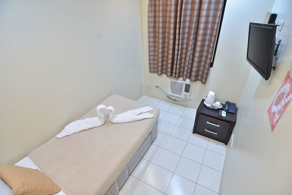 AMAX Inn Makati
