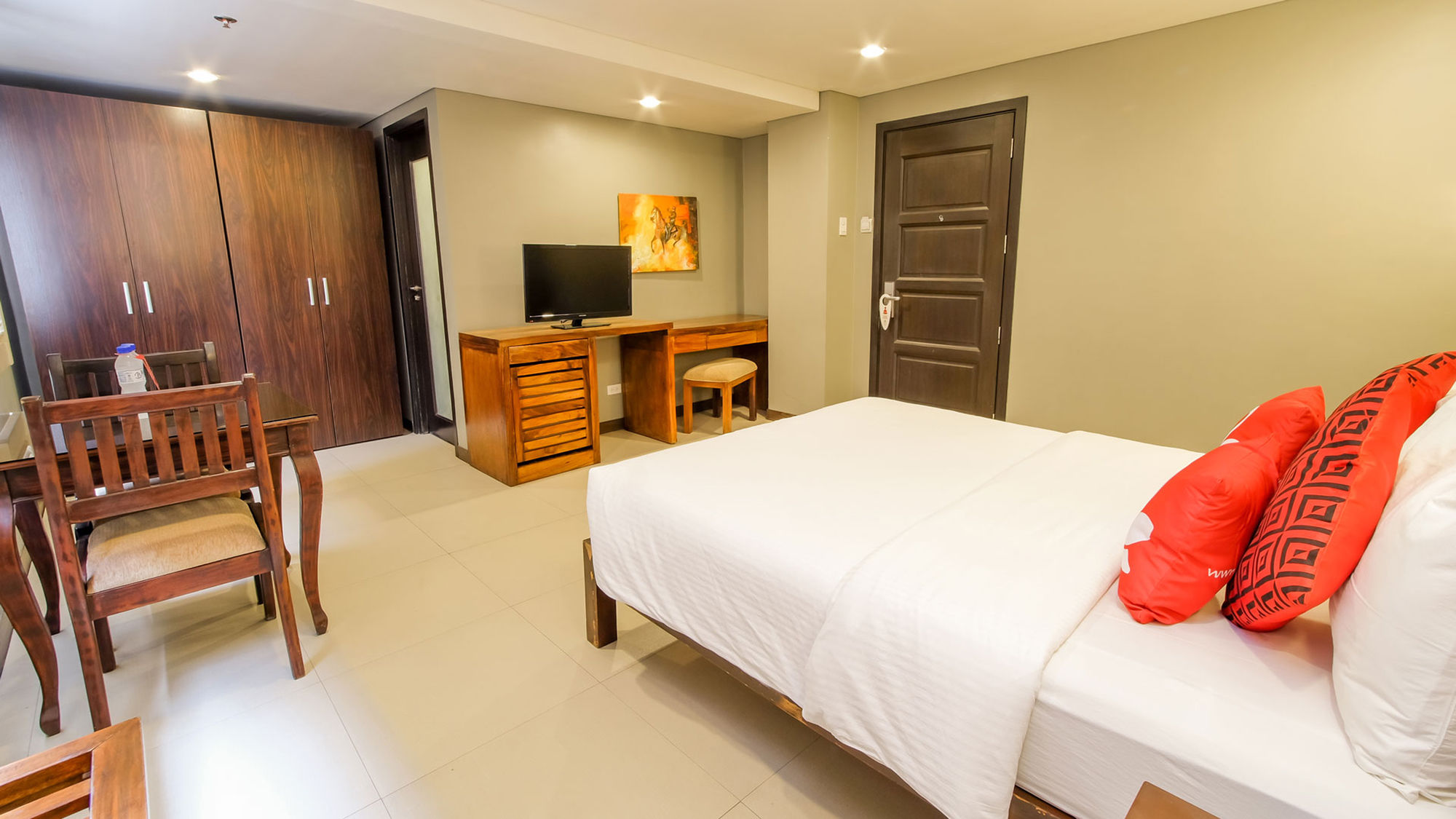 Artina Suites