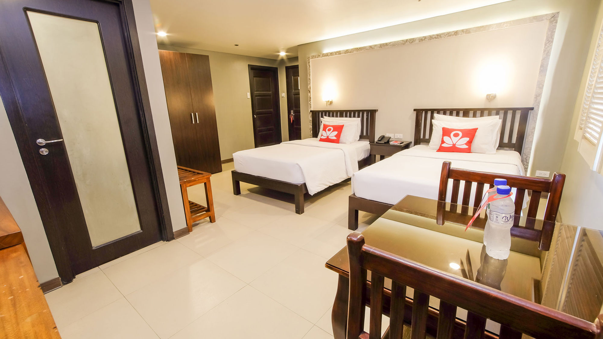 Artina Suites