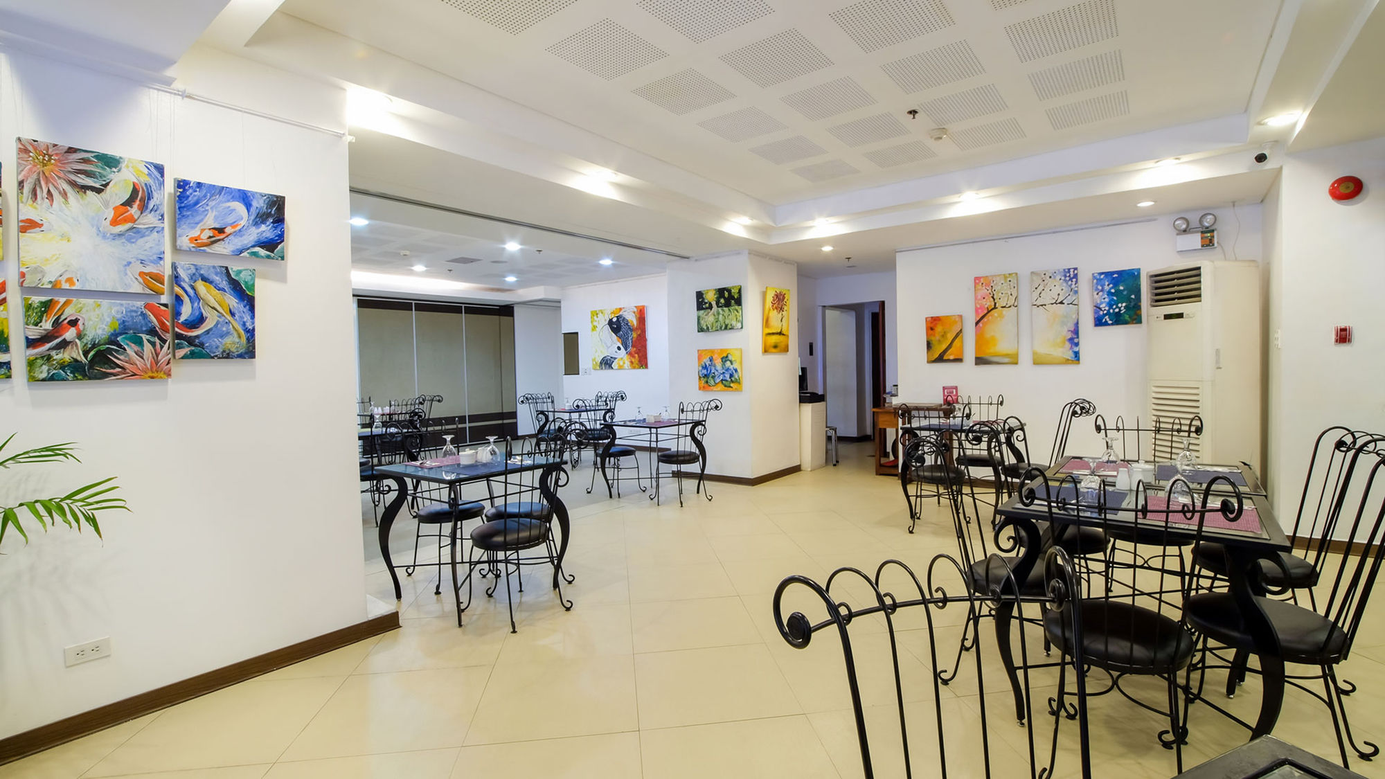 Artina Suites