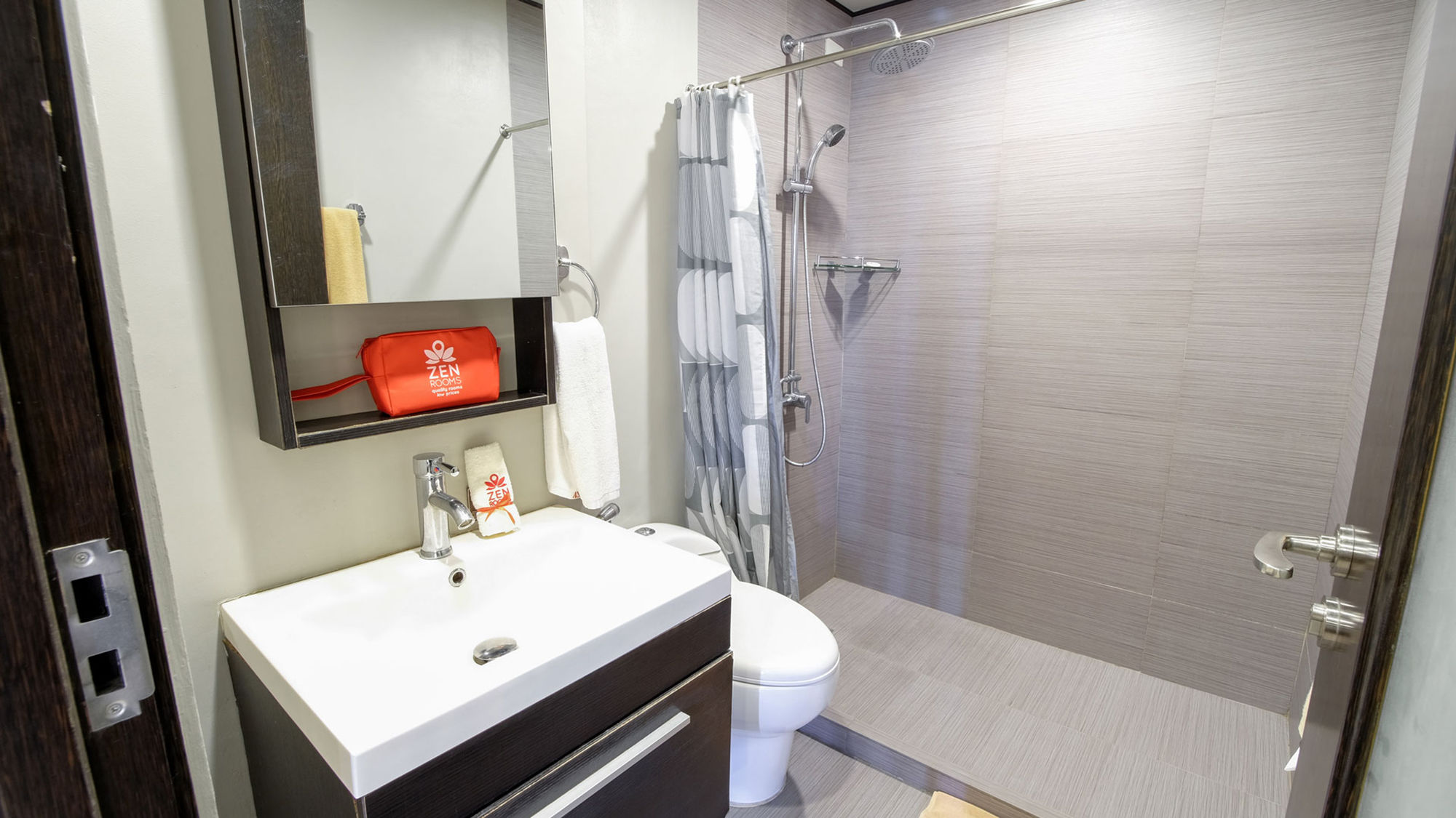 Artina Suites