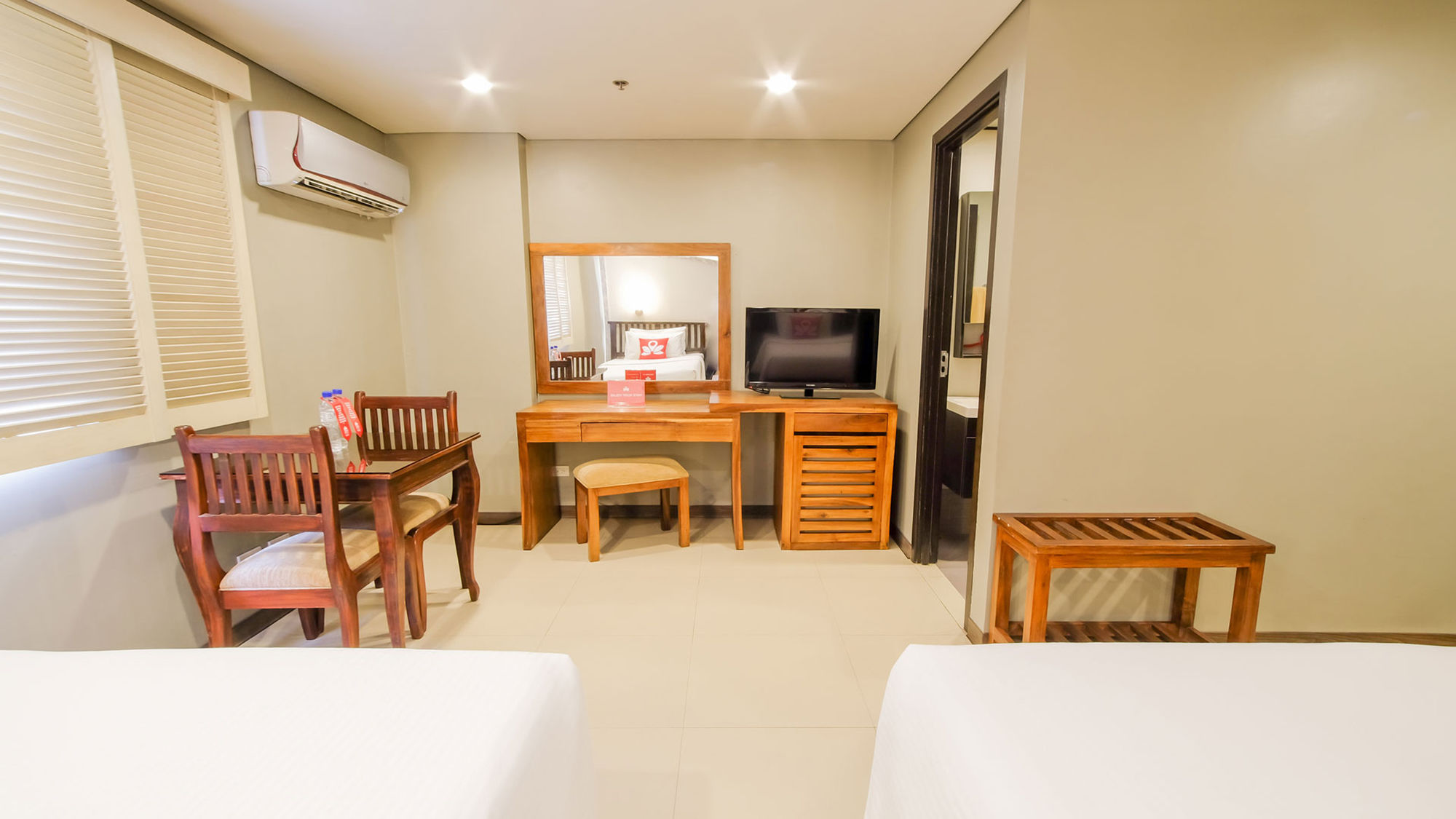 Artina Suites