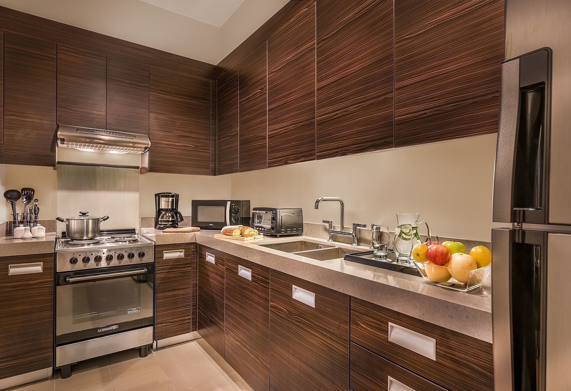 Aruga by Rockwell Hotel
