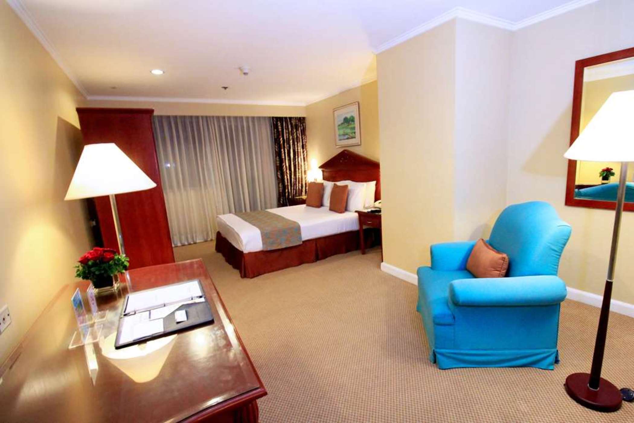 Oxford Suites Makati