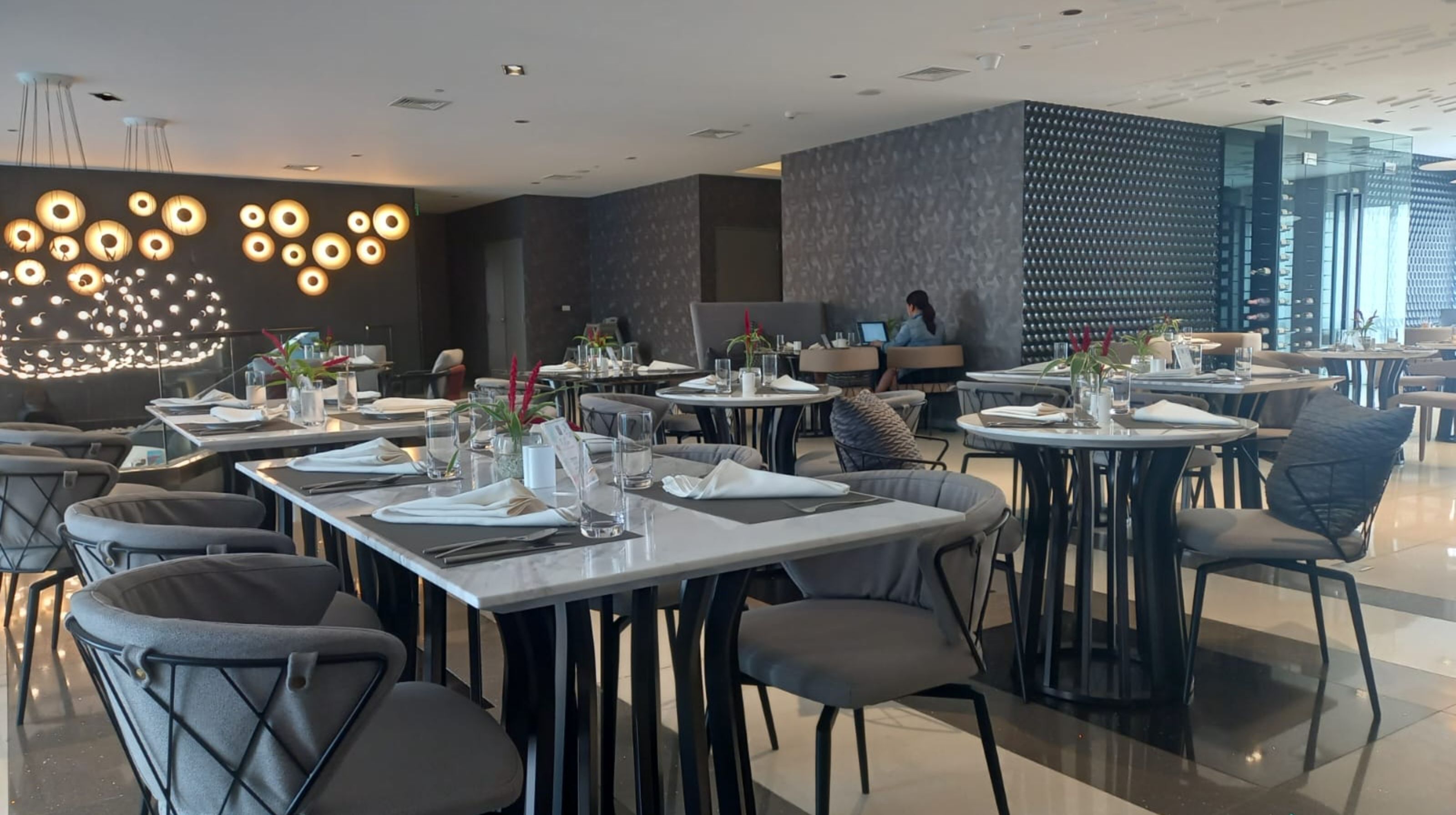 Capital O 950 AHM Suites At Acqua