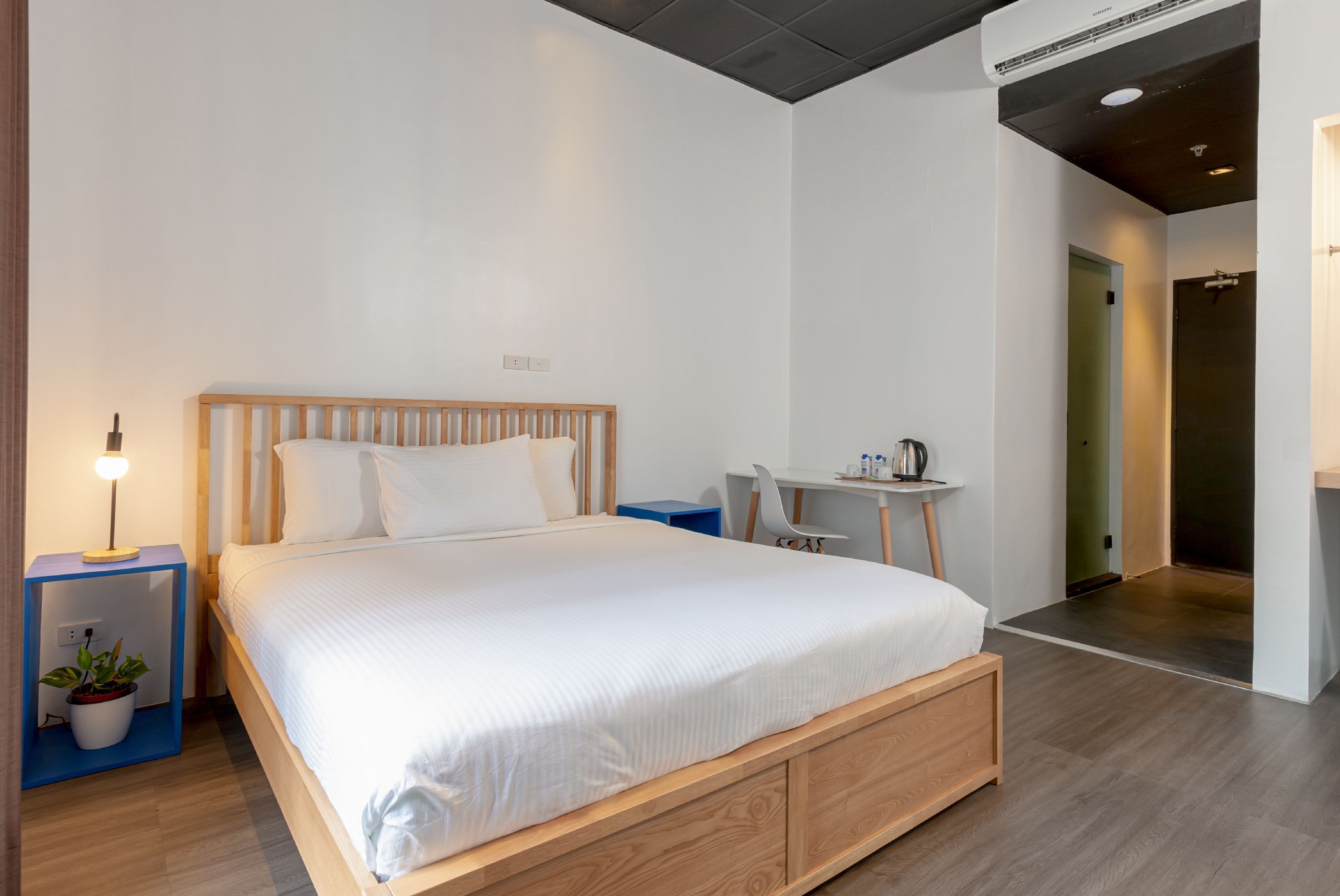Draper Startup House for Entrepreneurs Hotel