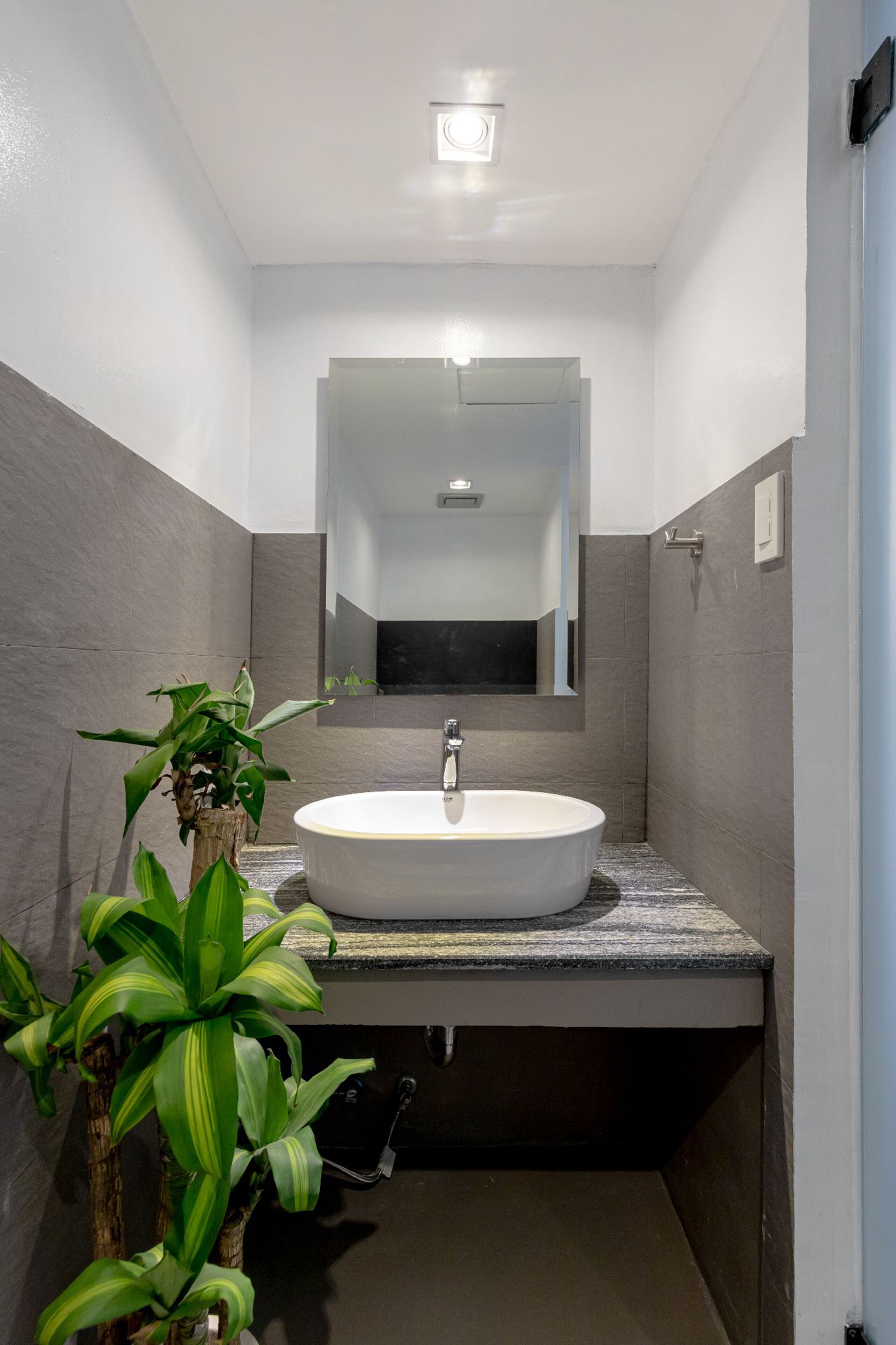 Draper Startup House for Entrepreneurs Hotel