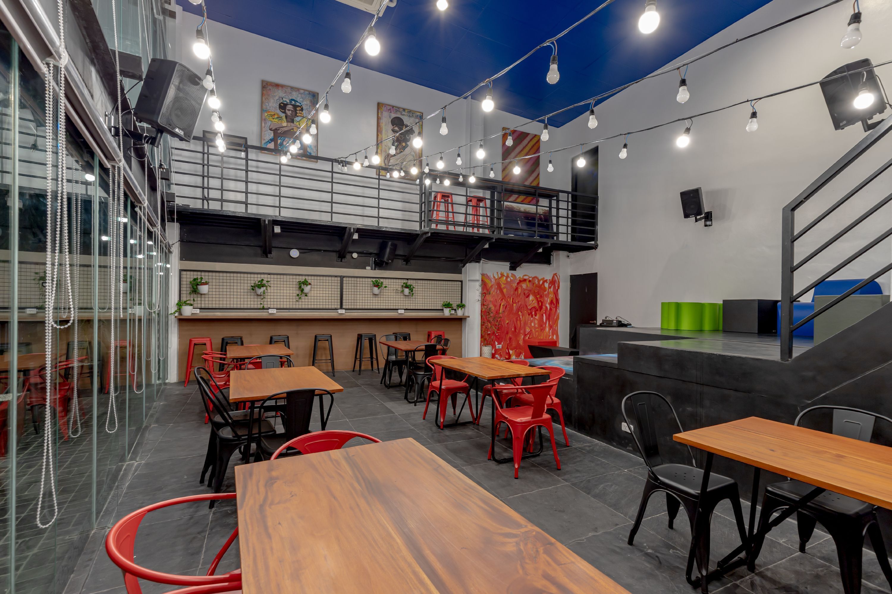 Draper Startup House for Entrepreneurs Hotel