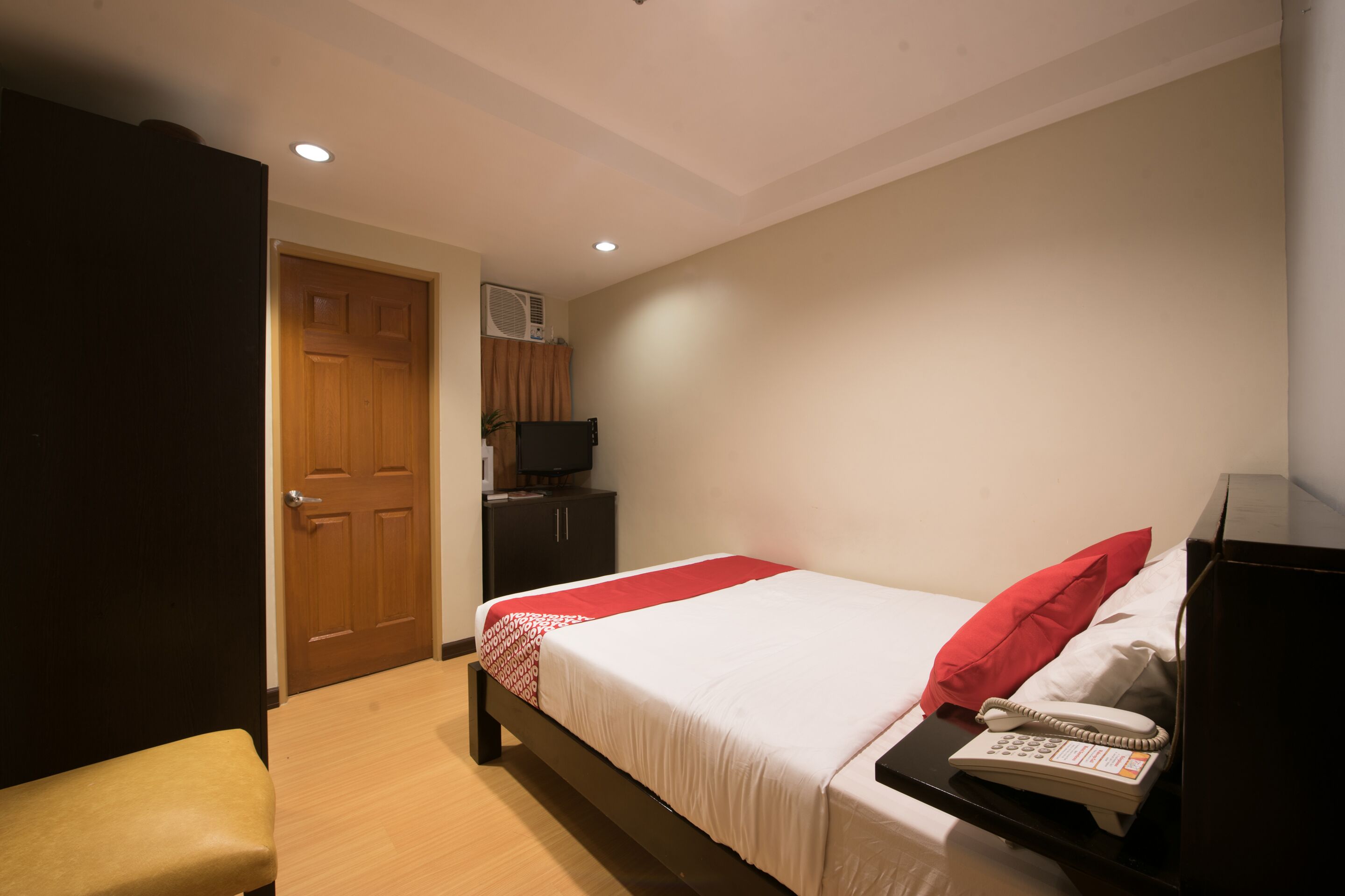 Festive Hotel by OYO