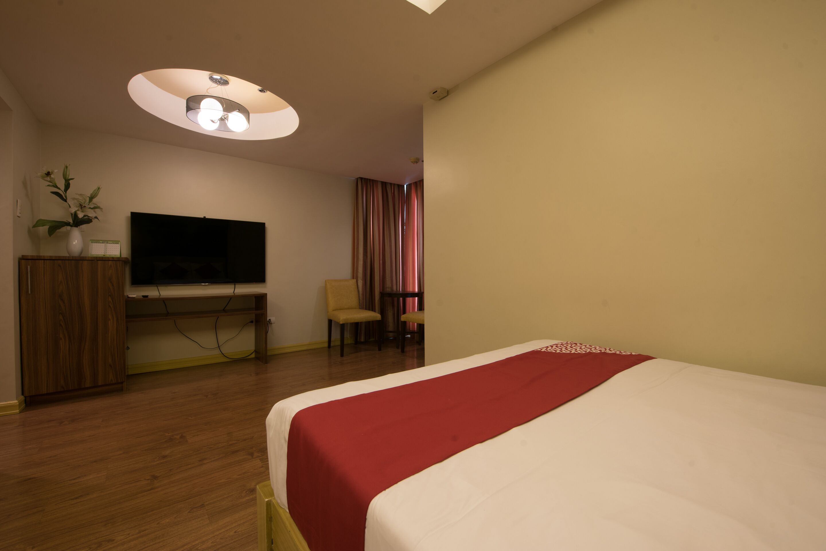 Festive Hotel by OYO