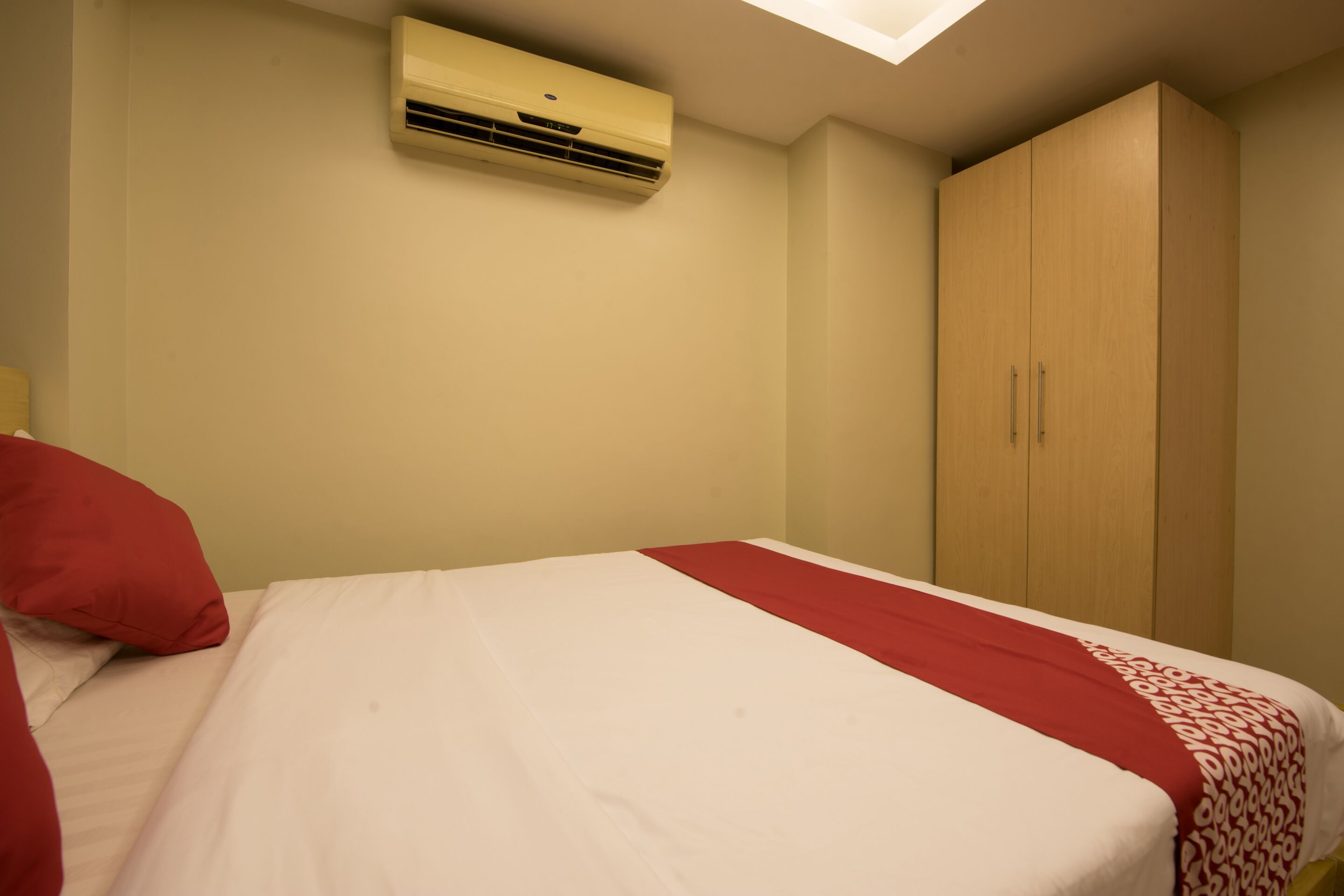 Festive Hotel by OYO