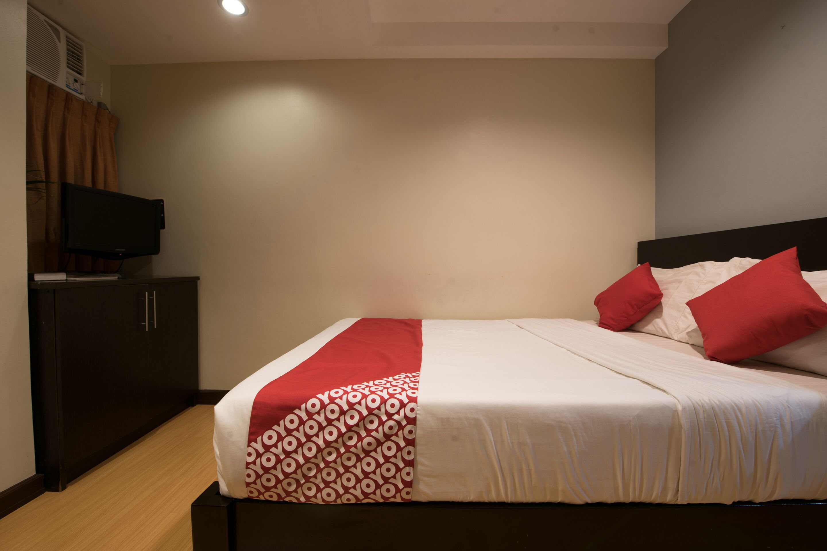 Festive Hotel by OYO