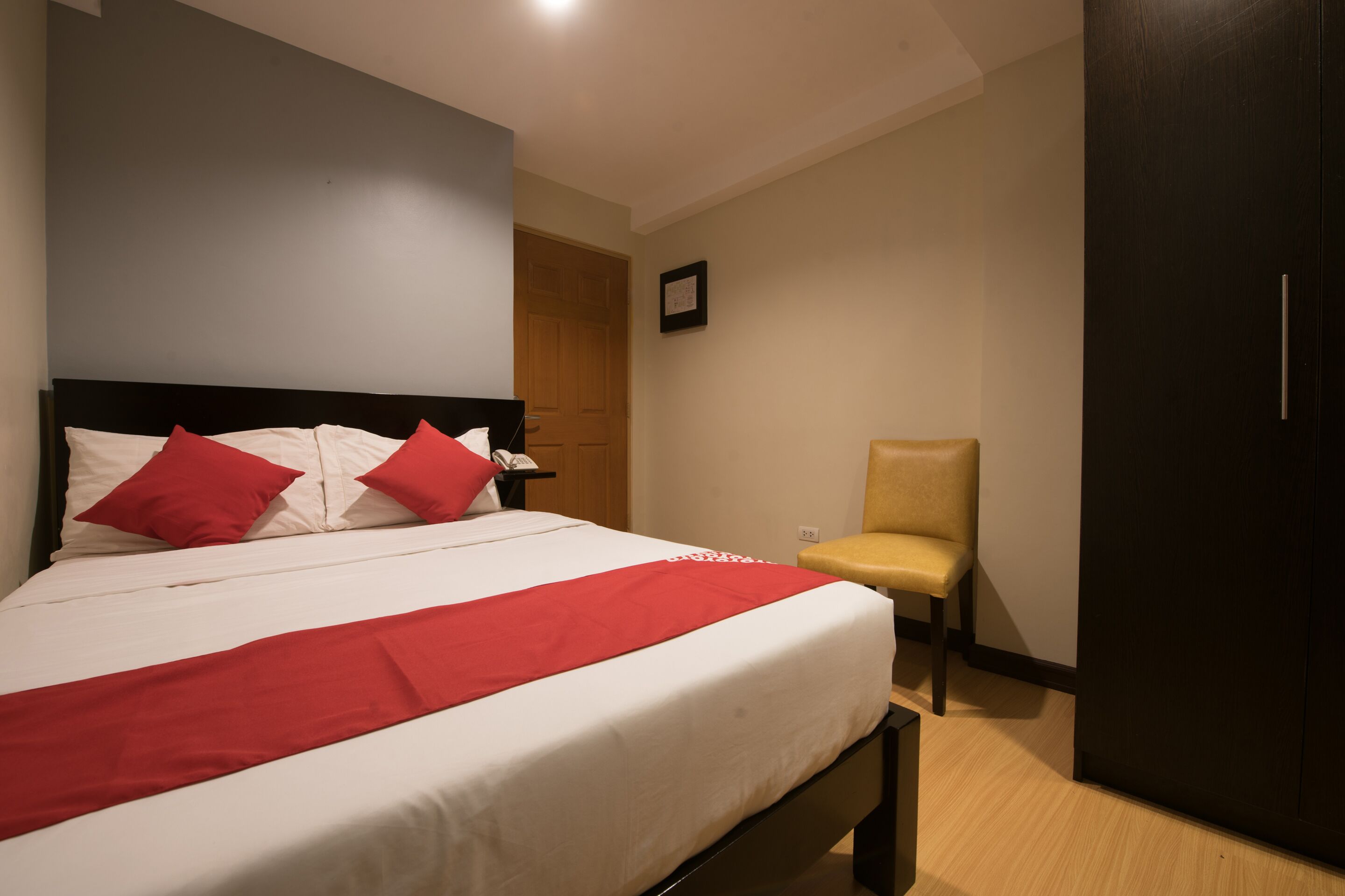 Festive Hotel by OYO