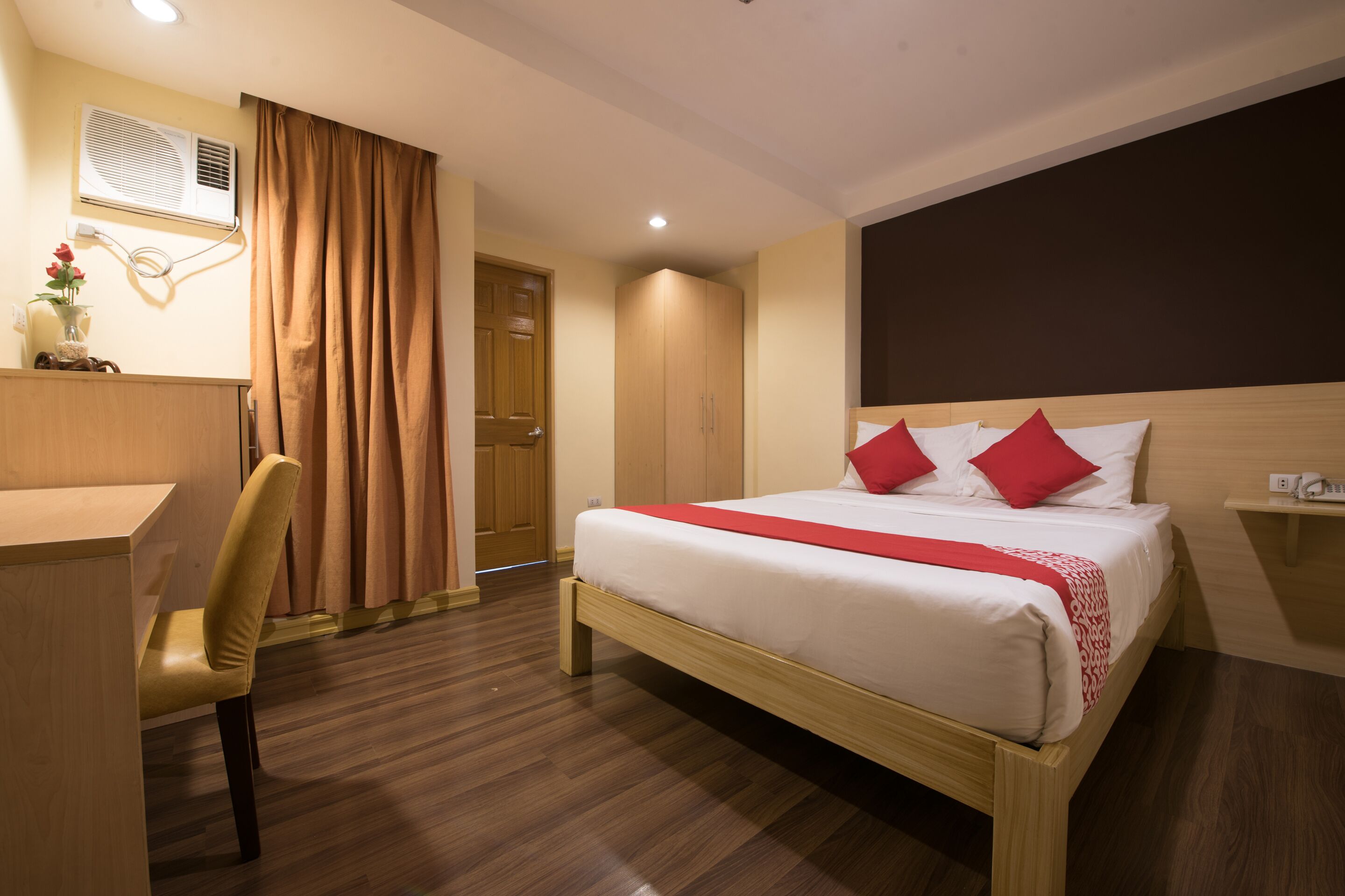 Festive Hotel by OYO
