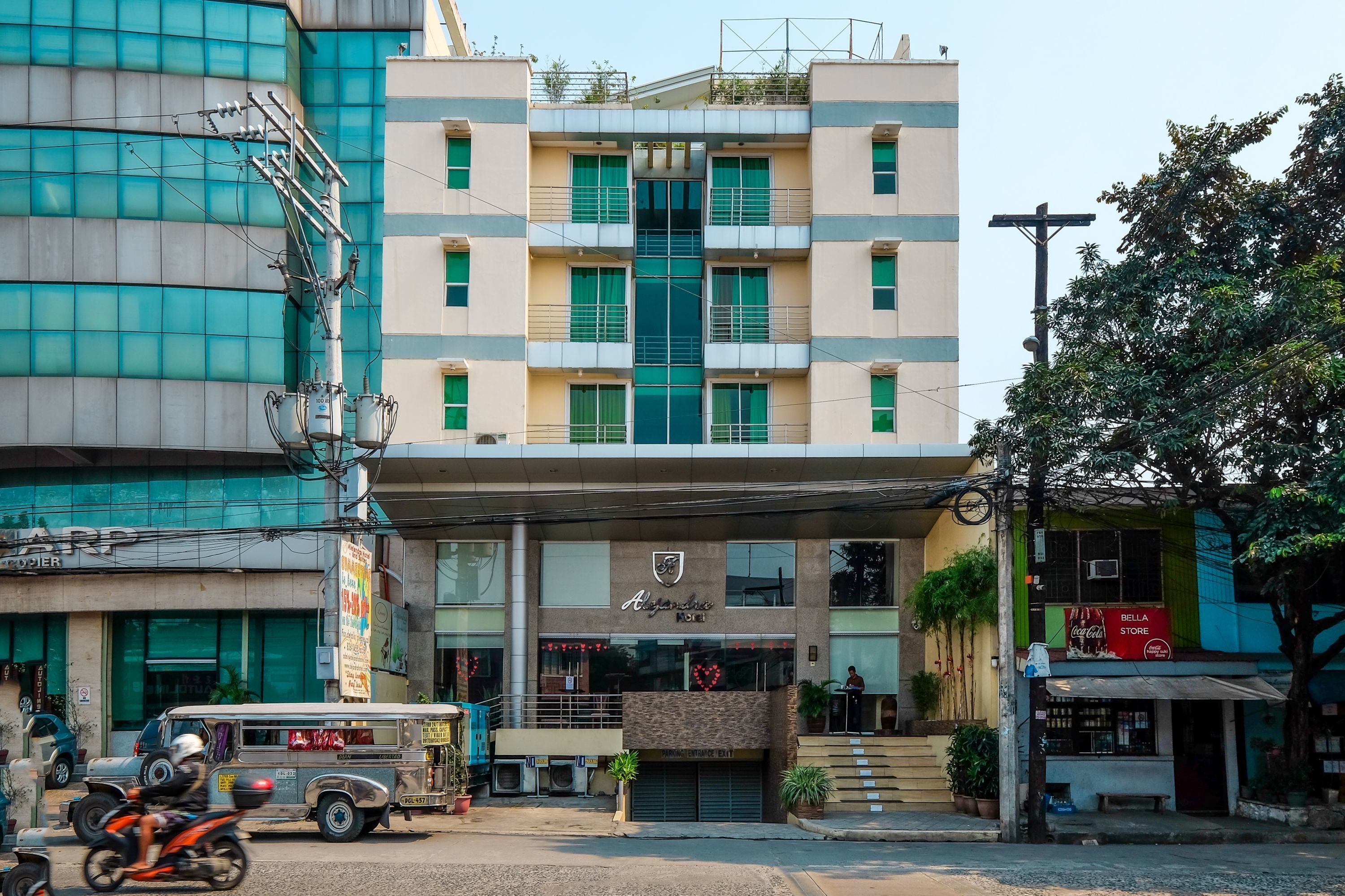 Festive Hotel by Zen Rooms