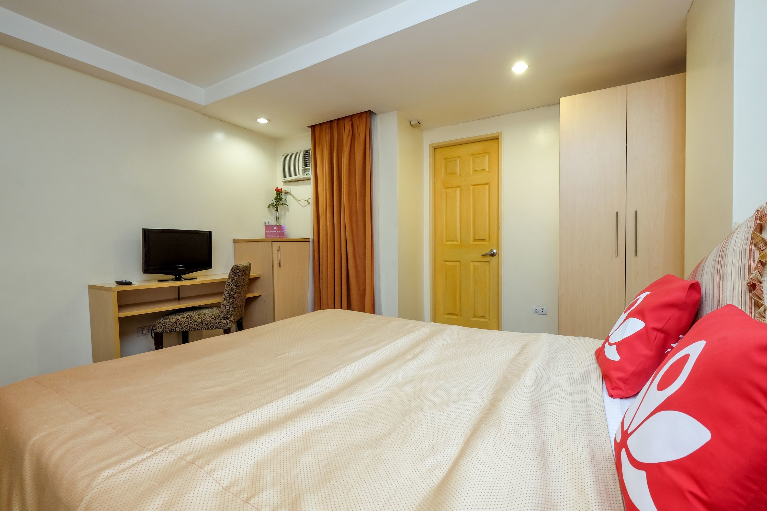 Festive Hotel by Zen Rooms