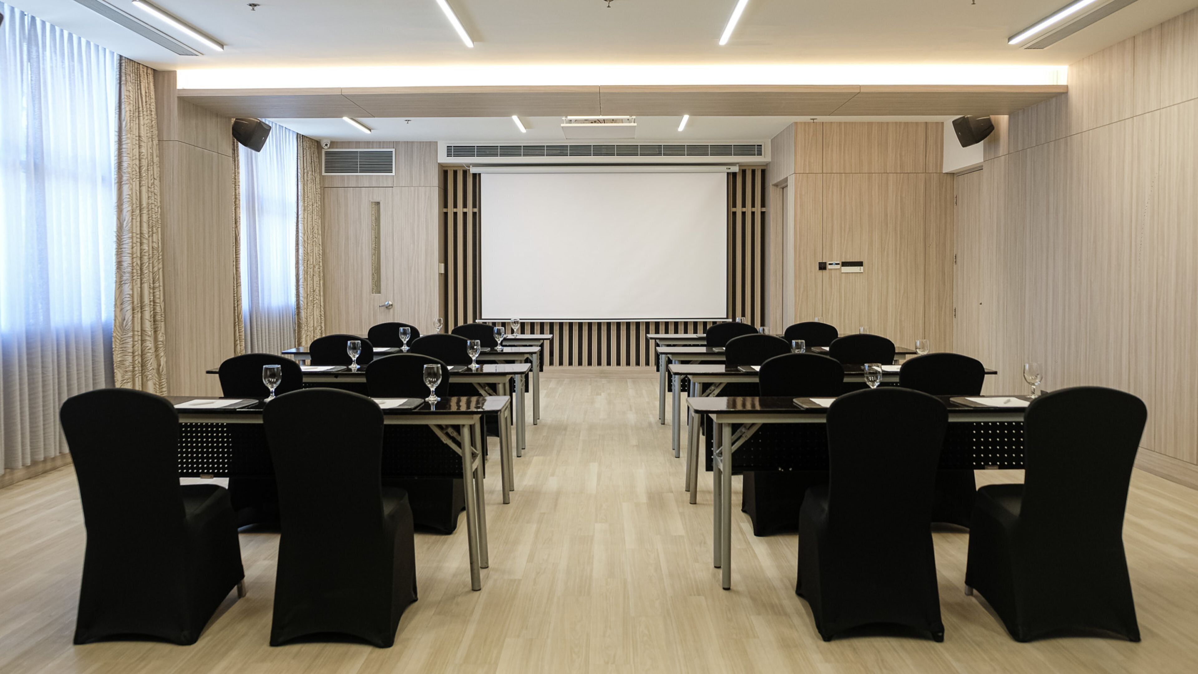 Holiday Inn Makati