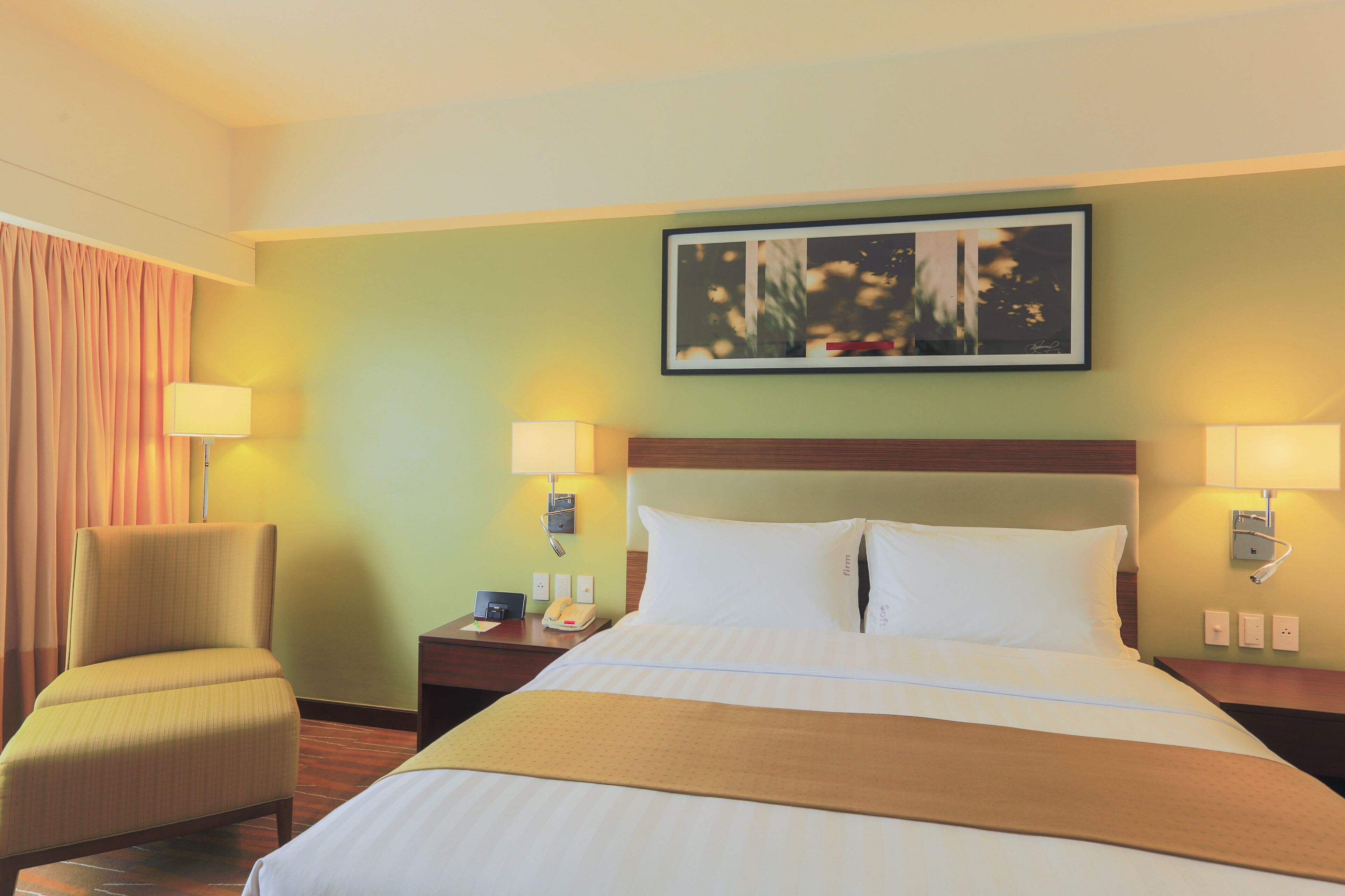 Holiday Inn Makati