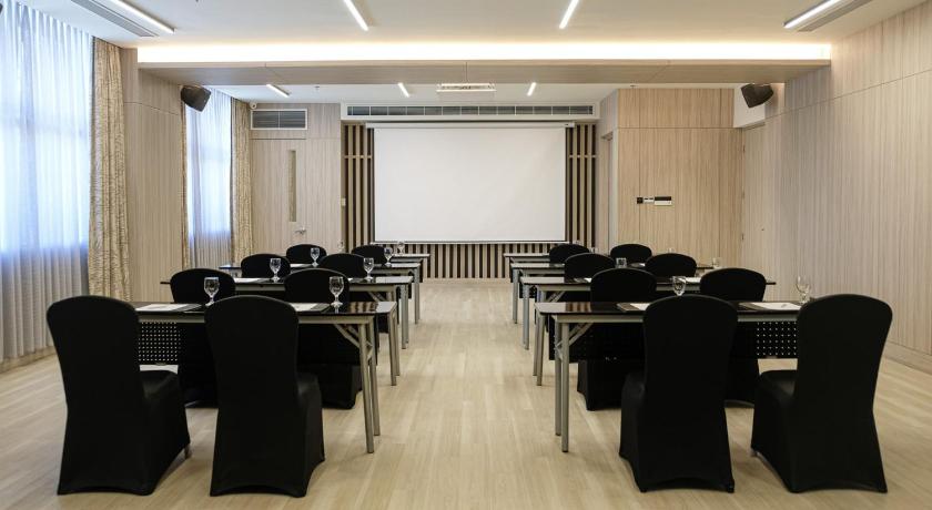 Holiday Inn Makati