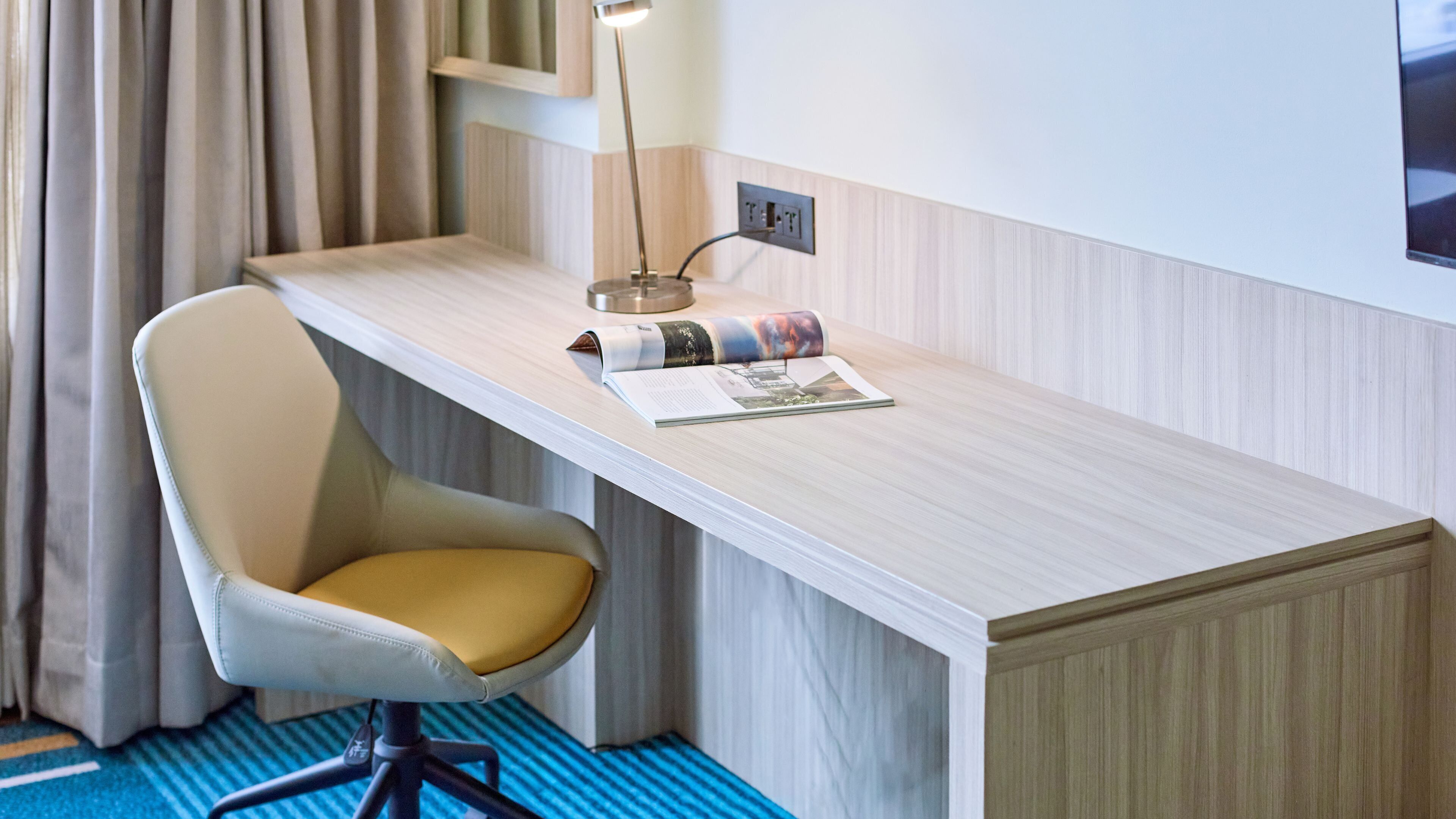 Holiday Inn Makati