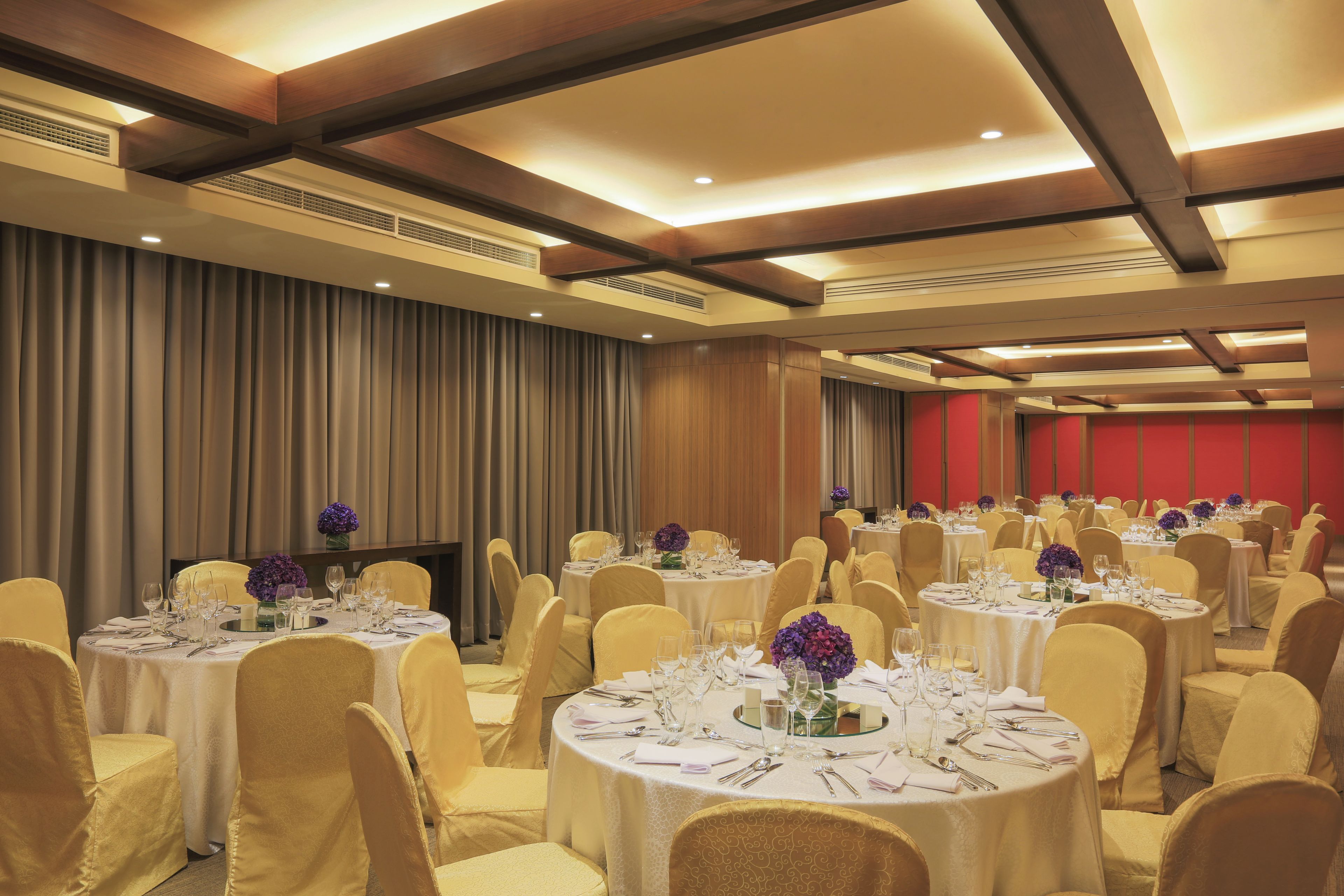 Holiday Inn Makati