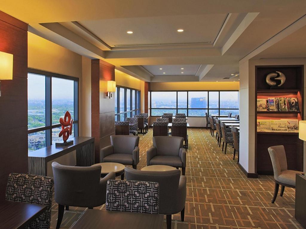 Holiday Inn Makati