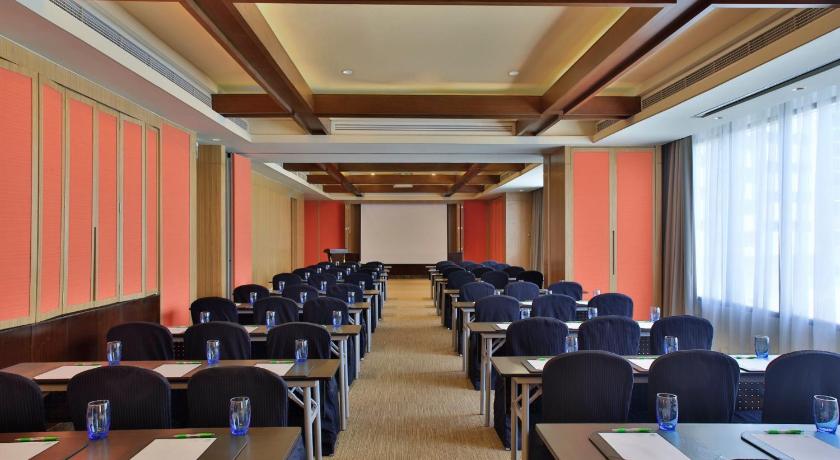 Holiday Inn Makati