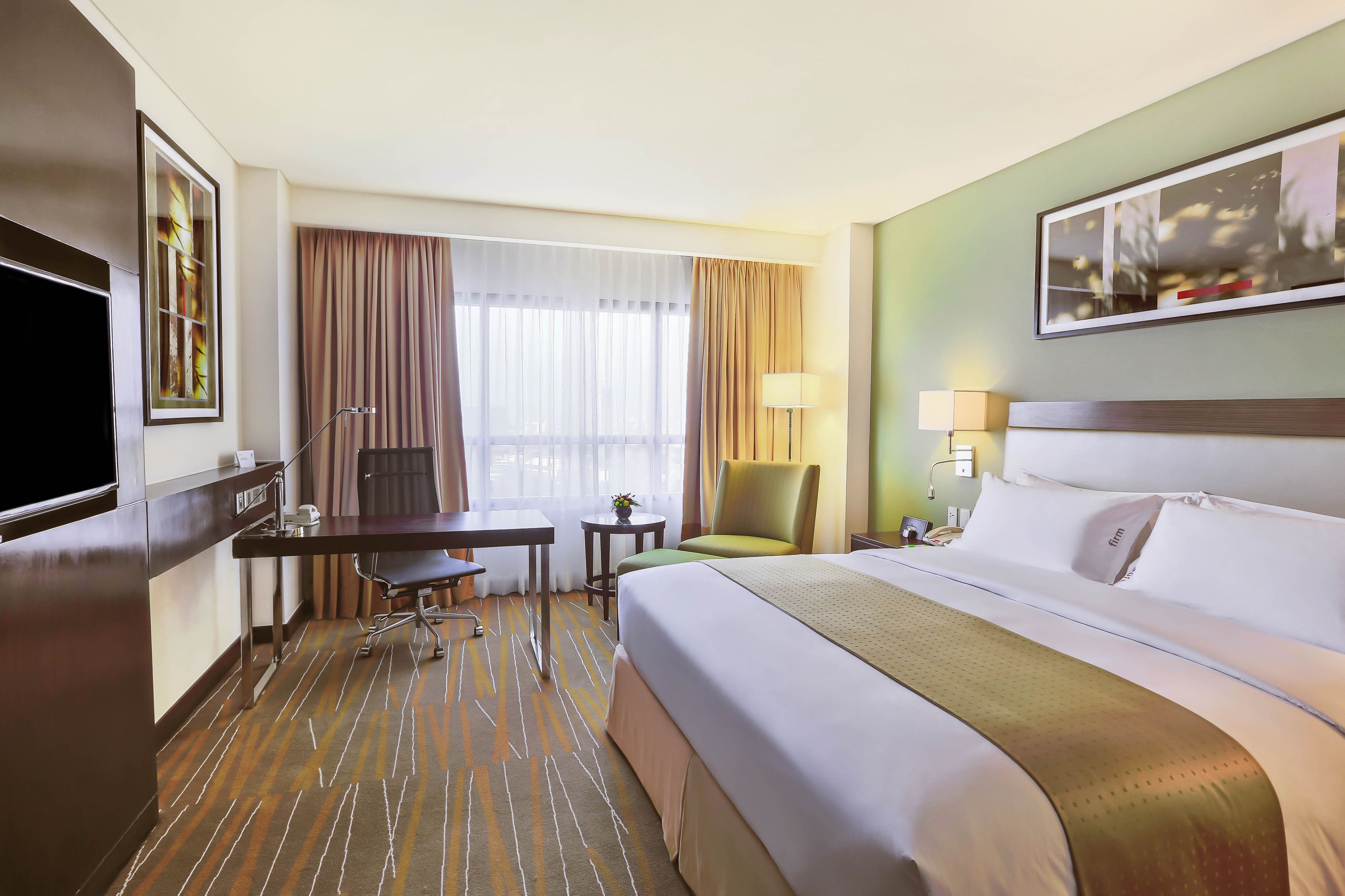Holiday Inn Makati