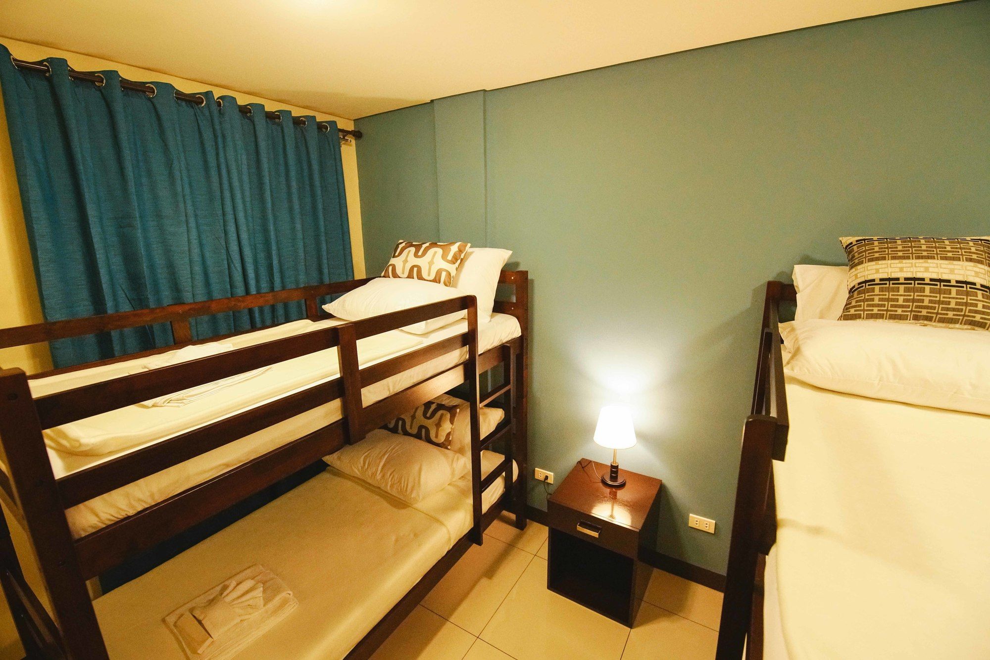 Hometown Hotel Makati Edsa