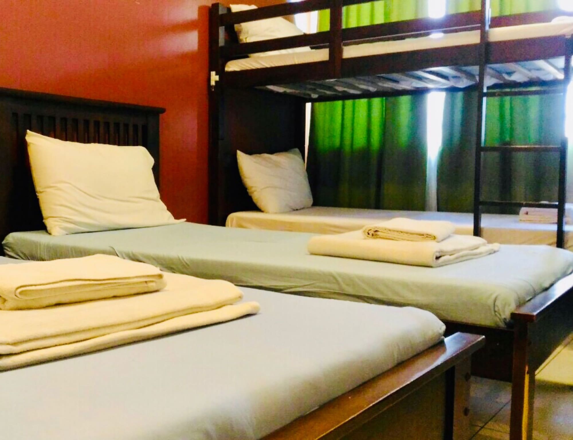 Hometown Hotel Makati Edsa